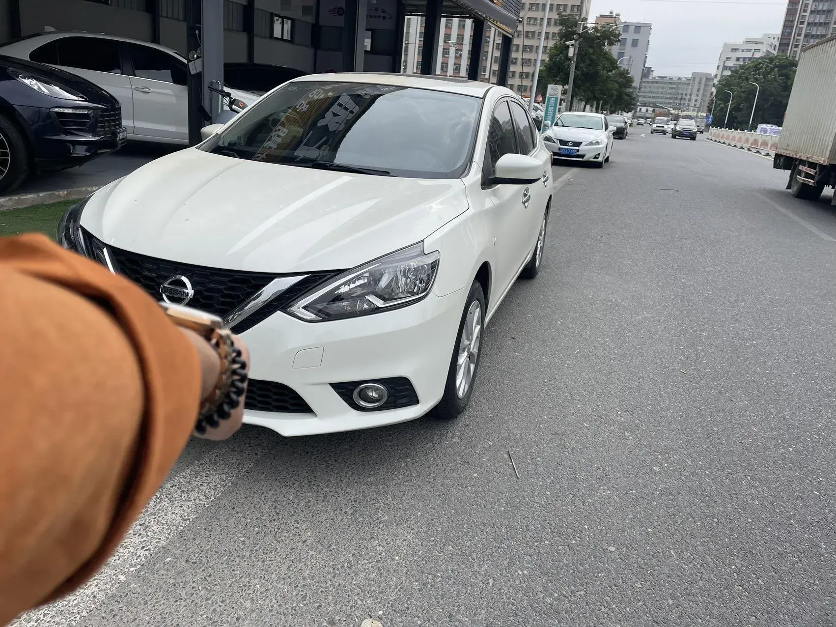 2019 NISSAN SYLPHY view 1