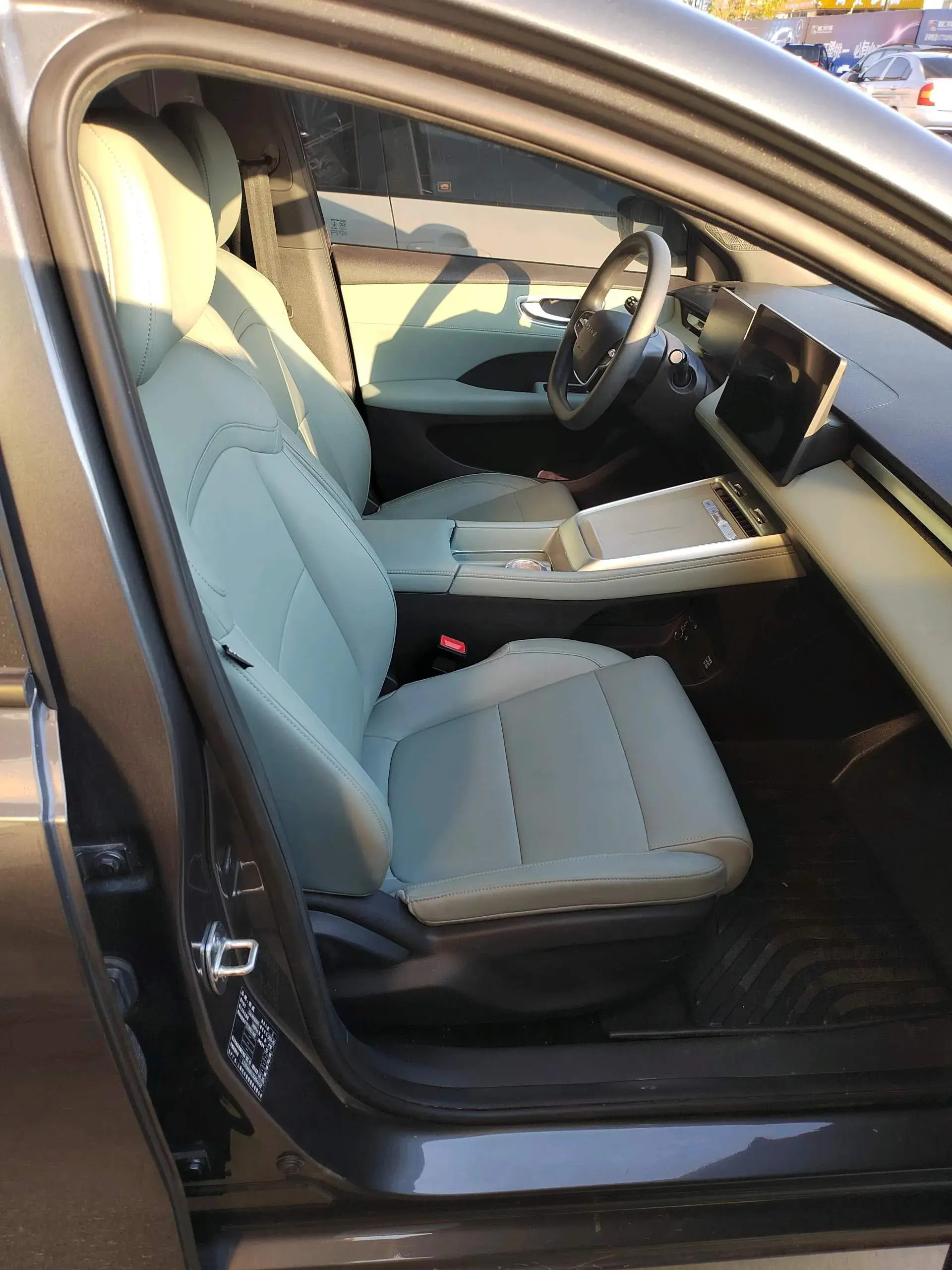 2025 ROEWE D6 thumbnail 4