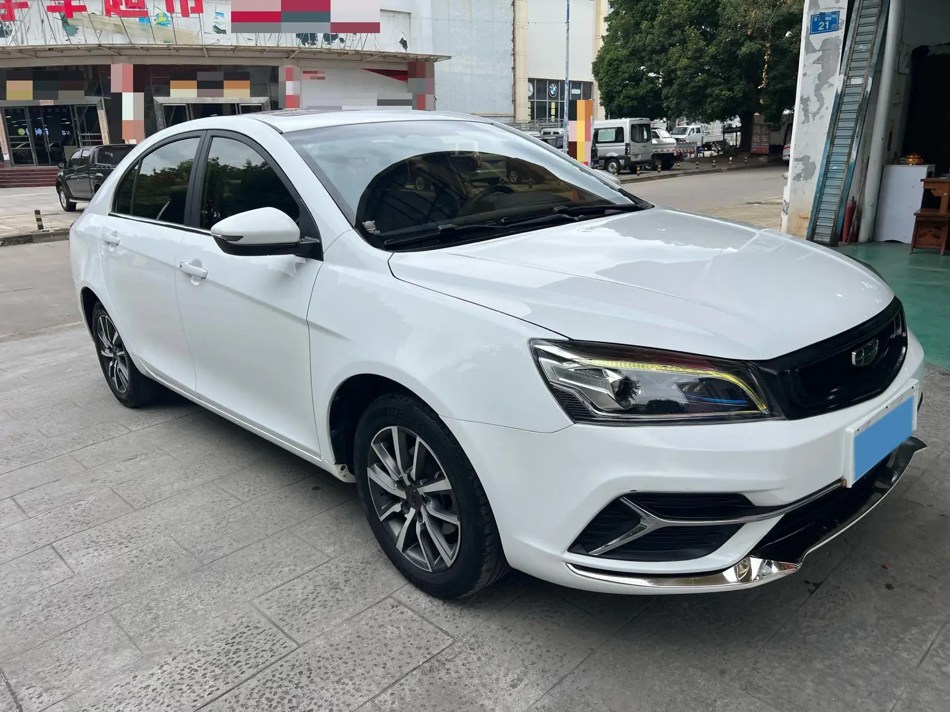 2019 GEELY EMGRAND thumbnail 3