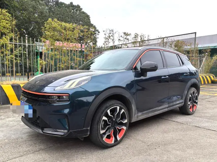 2020 LYNK&CO 06 view 1
