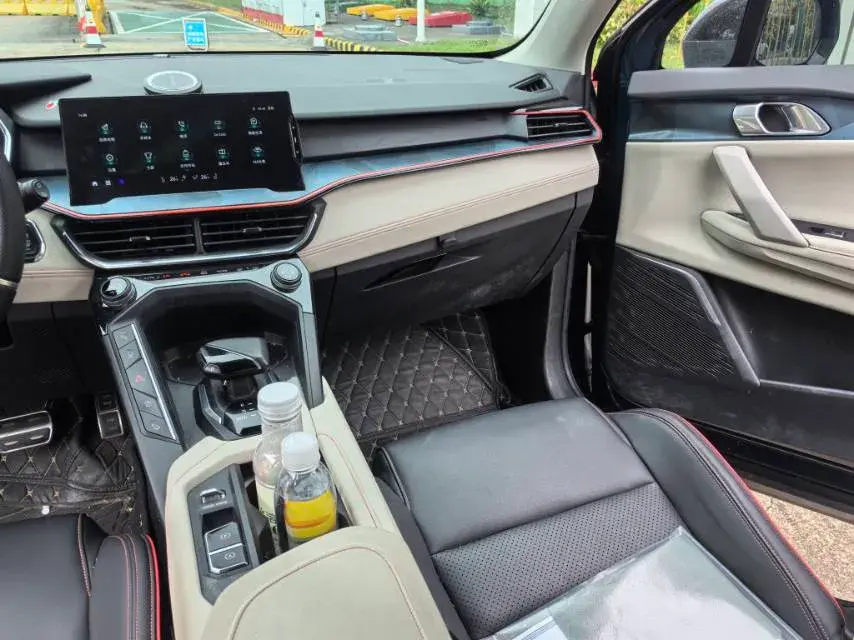 2020 LYNK&CO 06 thumbnail 4