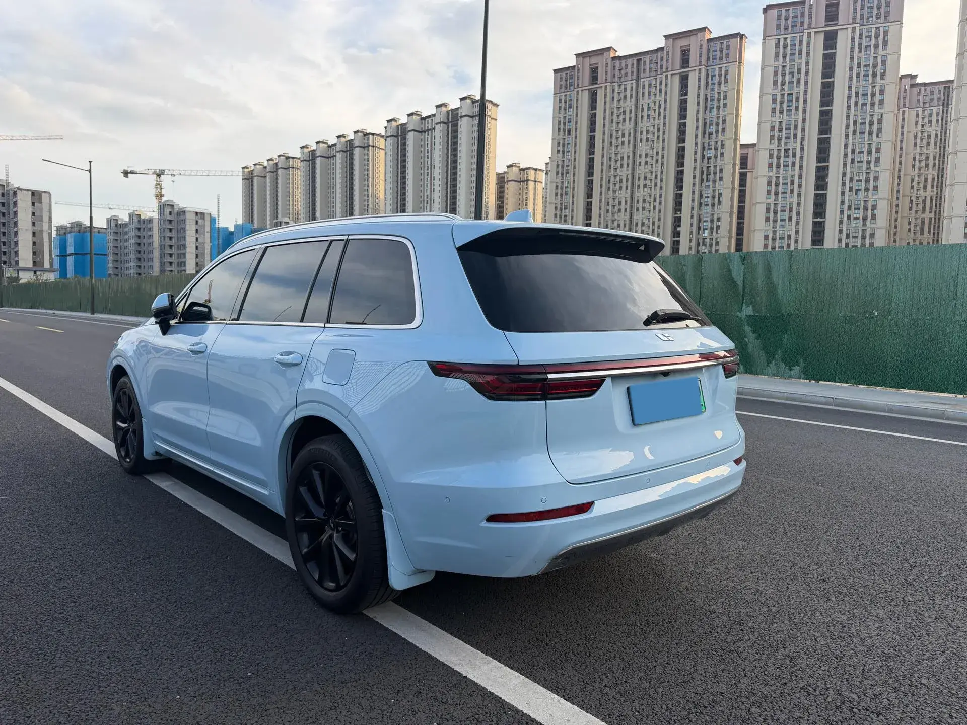 2021 LI ONE thumbnail 4