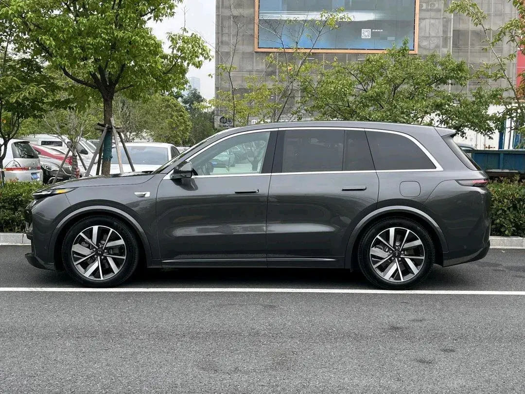 2023 LI L8 thumbnail 3