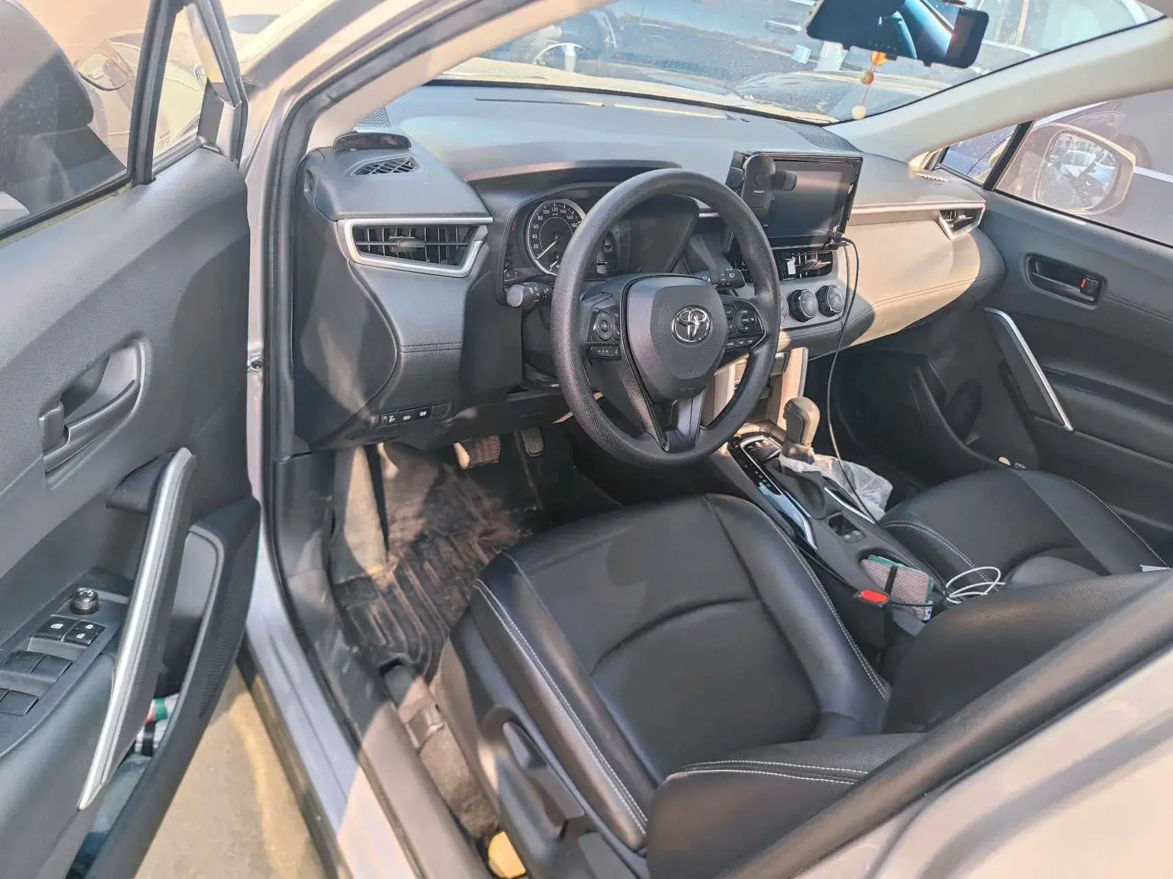 2022 TOYOTA COROLLA thumbnail 3