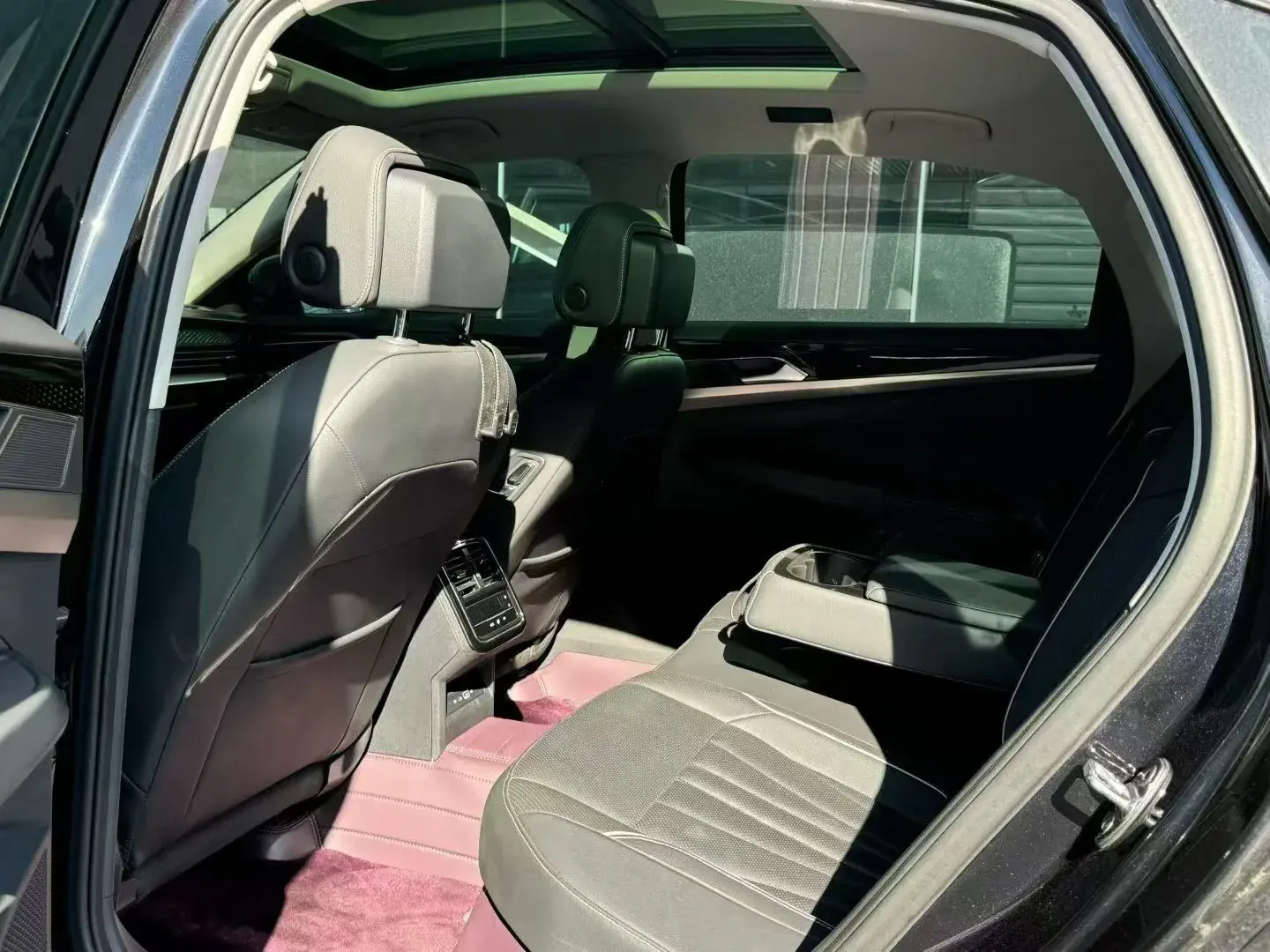 2024 VOLKSWAGEN PASSAT thumbnail 3