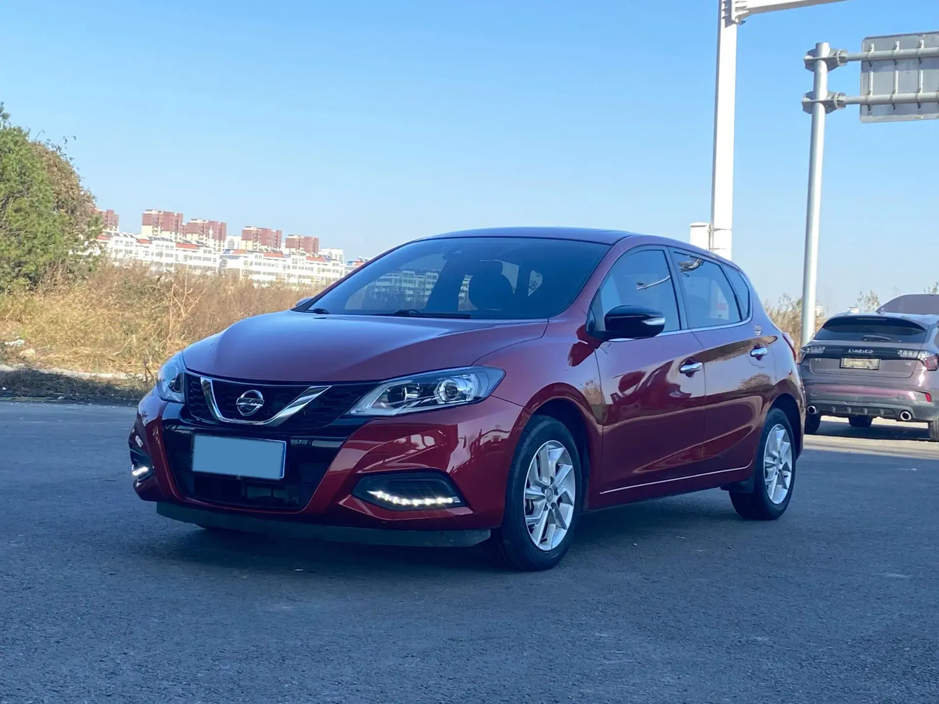 2020 NISSAN TIIDA view 1