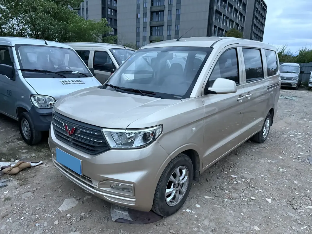 2019 WuLing HongGuang Plus 1.5T 147HP L4 6MT
