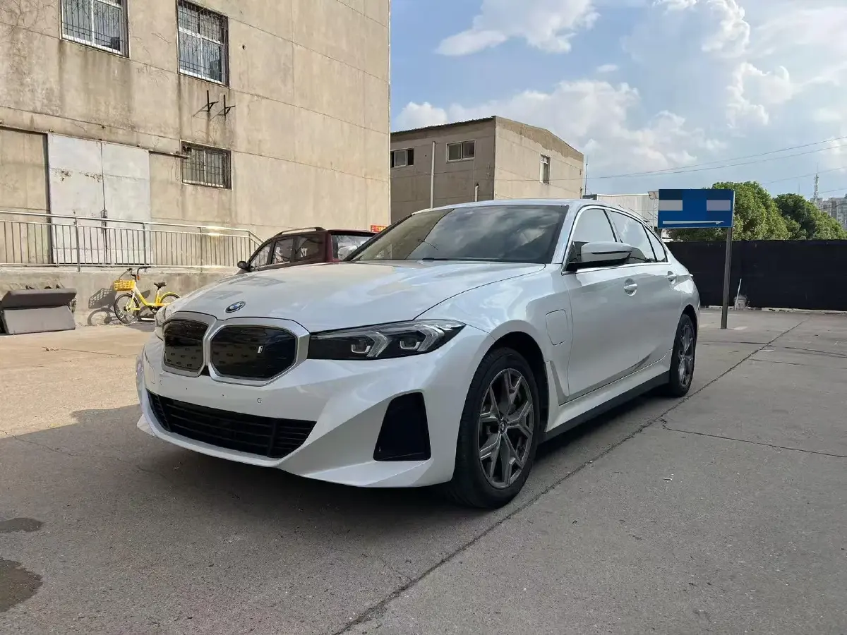 2022 BMW i3 BEV 70KWH