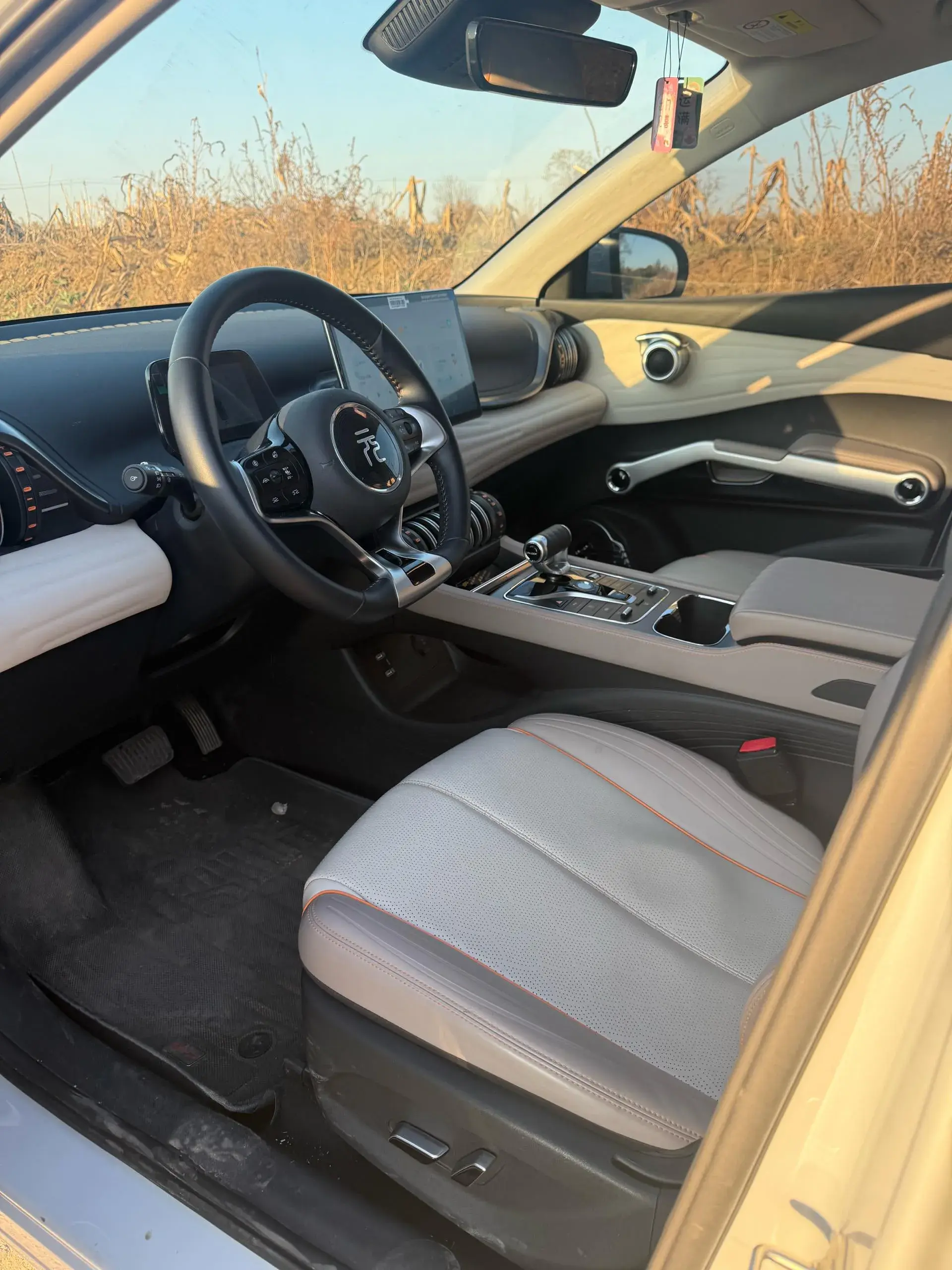 2024 BYD YUAN thumbnail 3