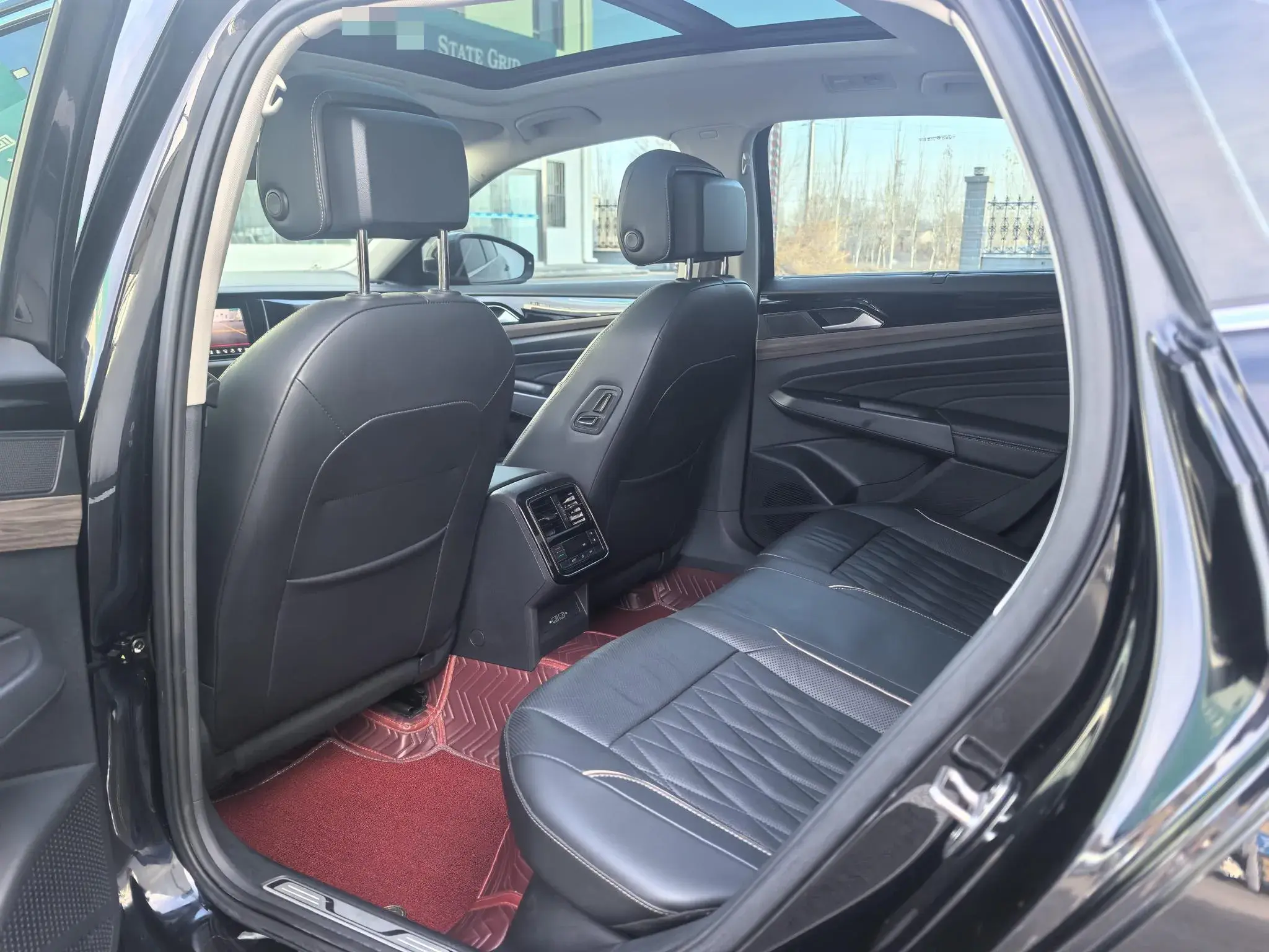 2019 VOLKSWAGEN PASSAT thumbnail 4