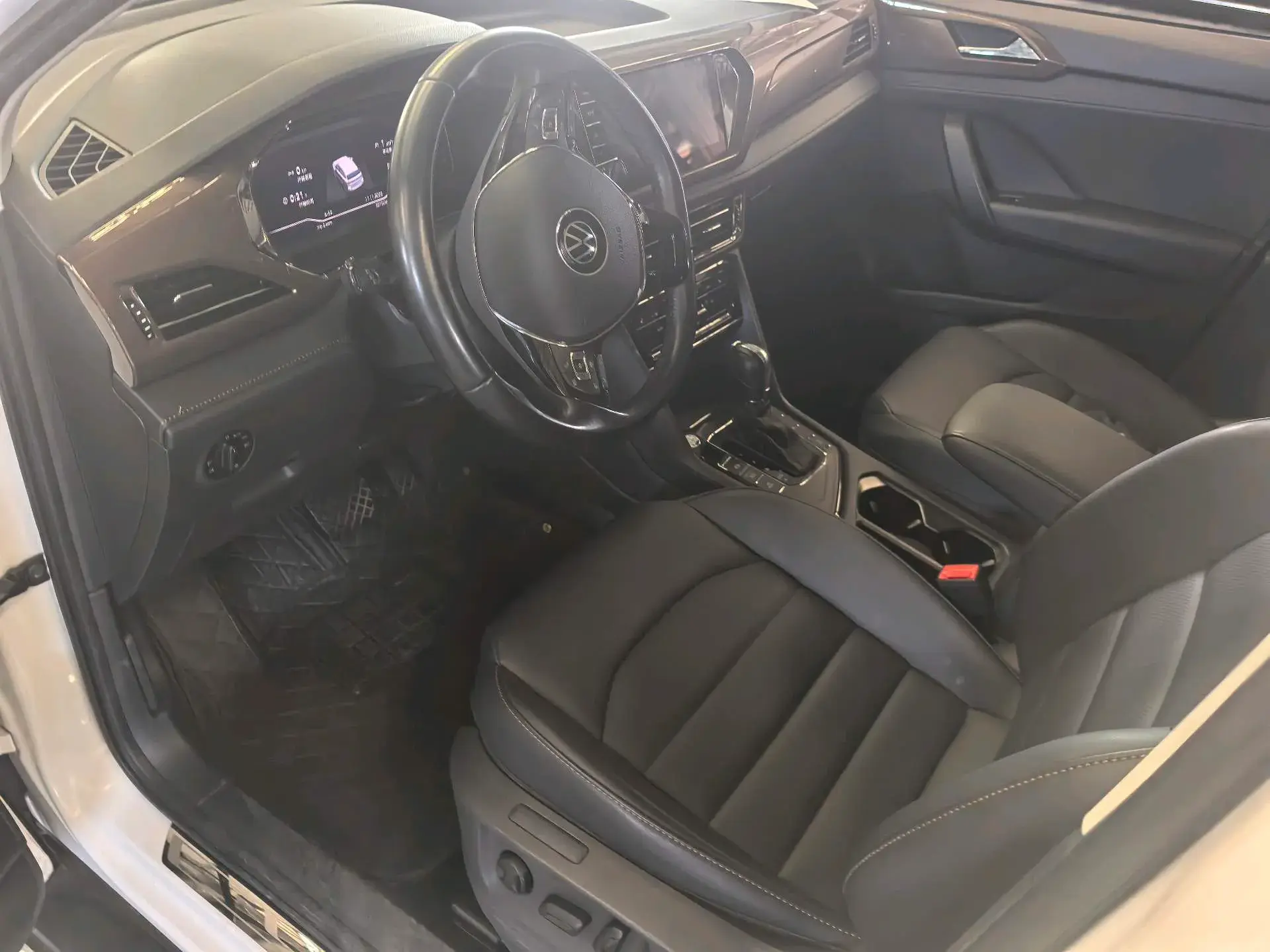 2022 VOLKSWAGEN THARU thumbnail 4