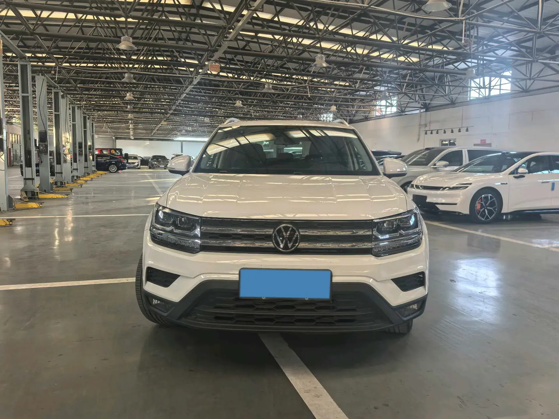 2022 VOLKSWAGEN THARU thumbnail 2