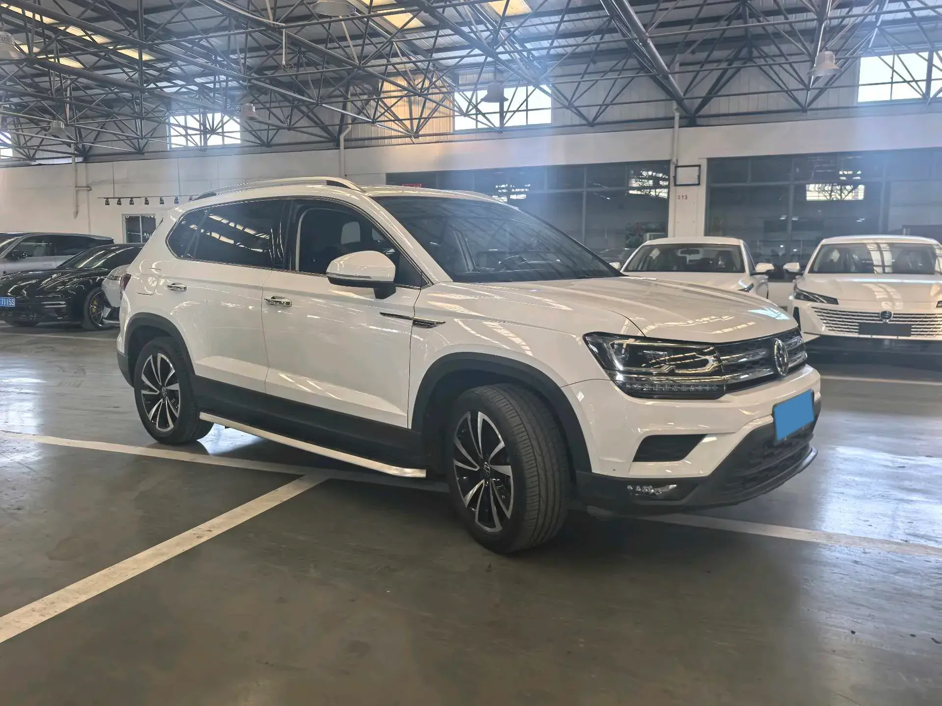 2022 VOLKSWAGEN THARU thumbnail 3