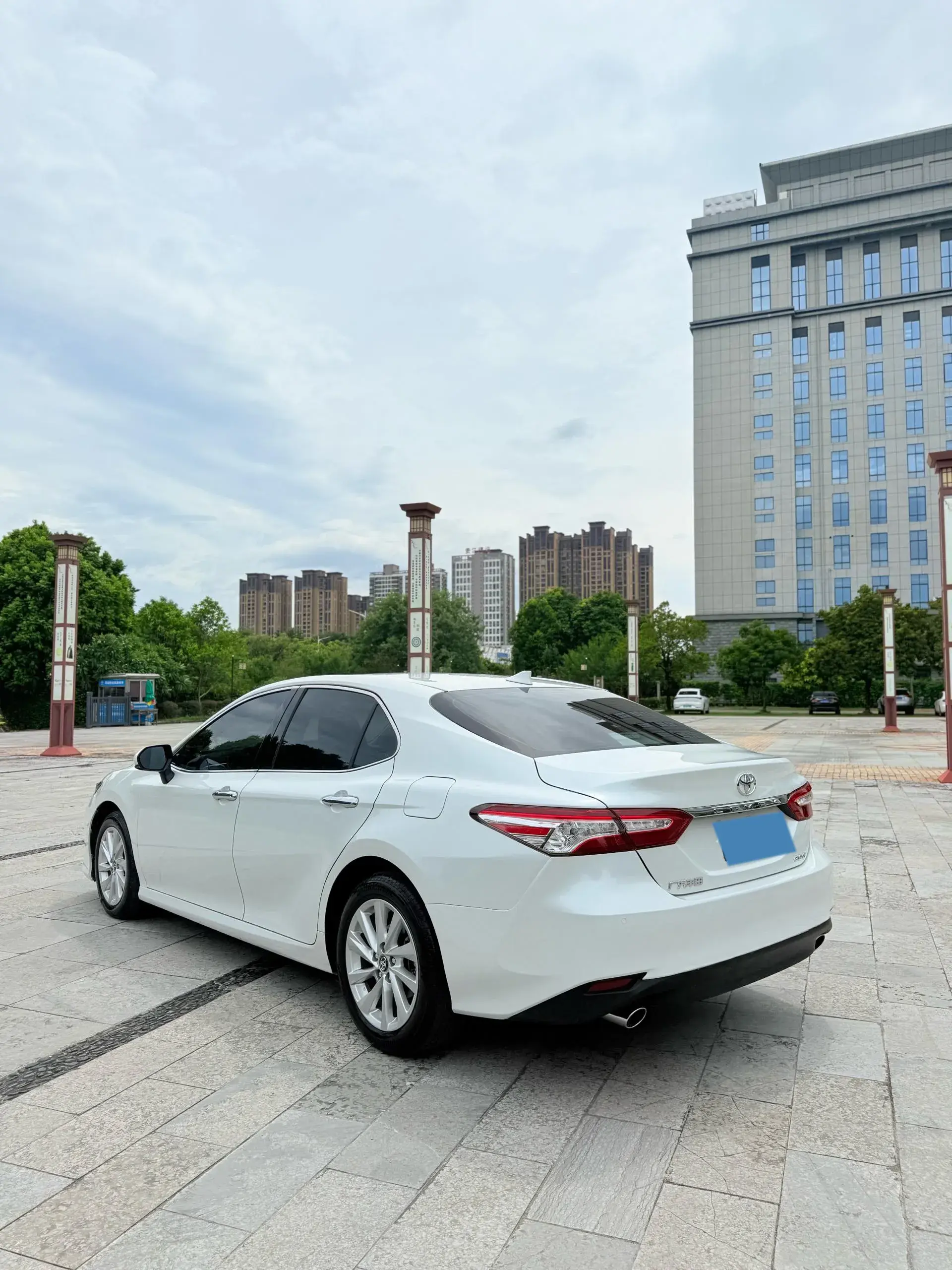 2021 TOYOTA CAMRY thumbnail 4