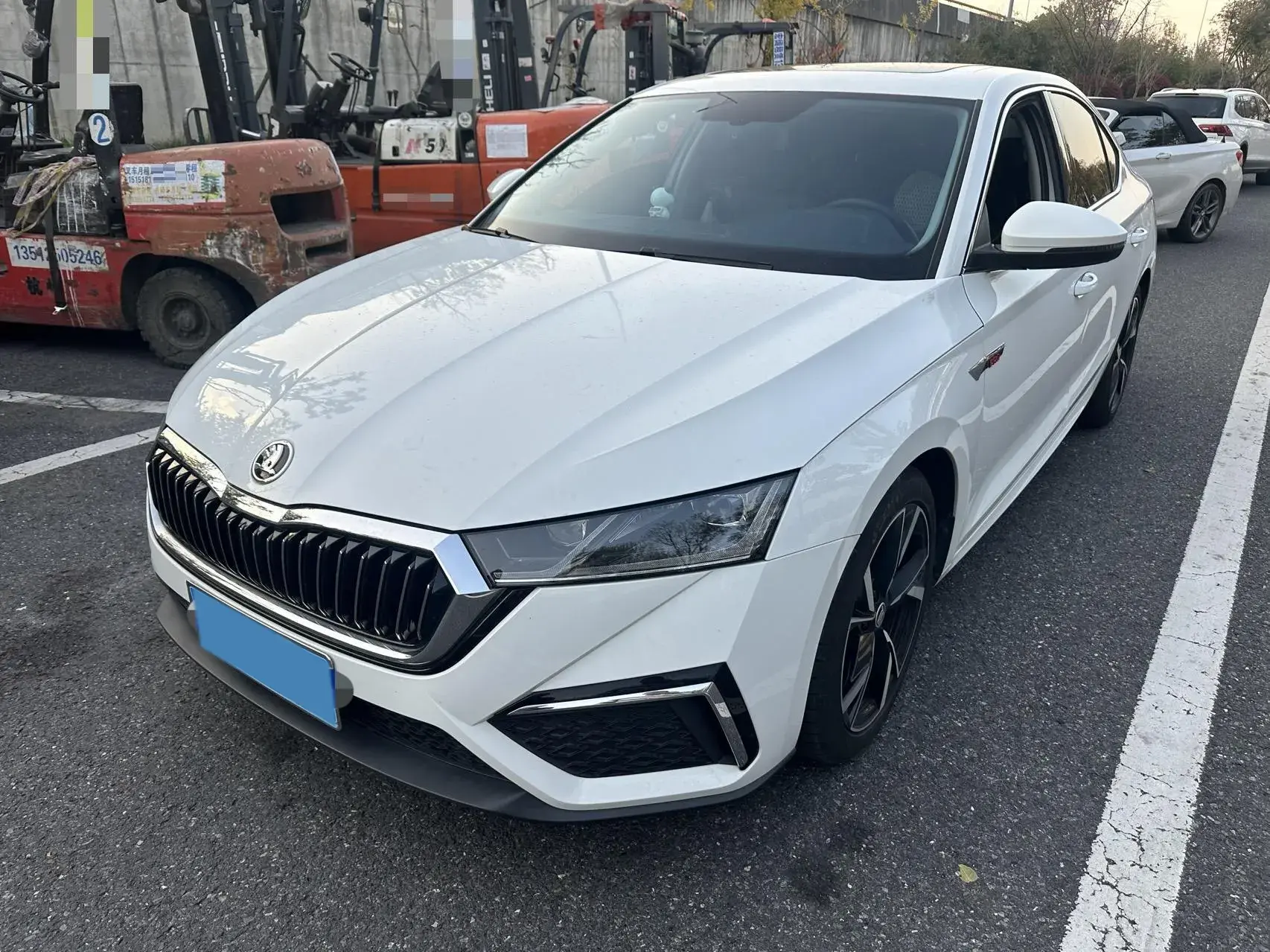 2023 SKODA OCTAVIA view 1