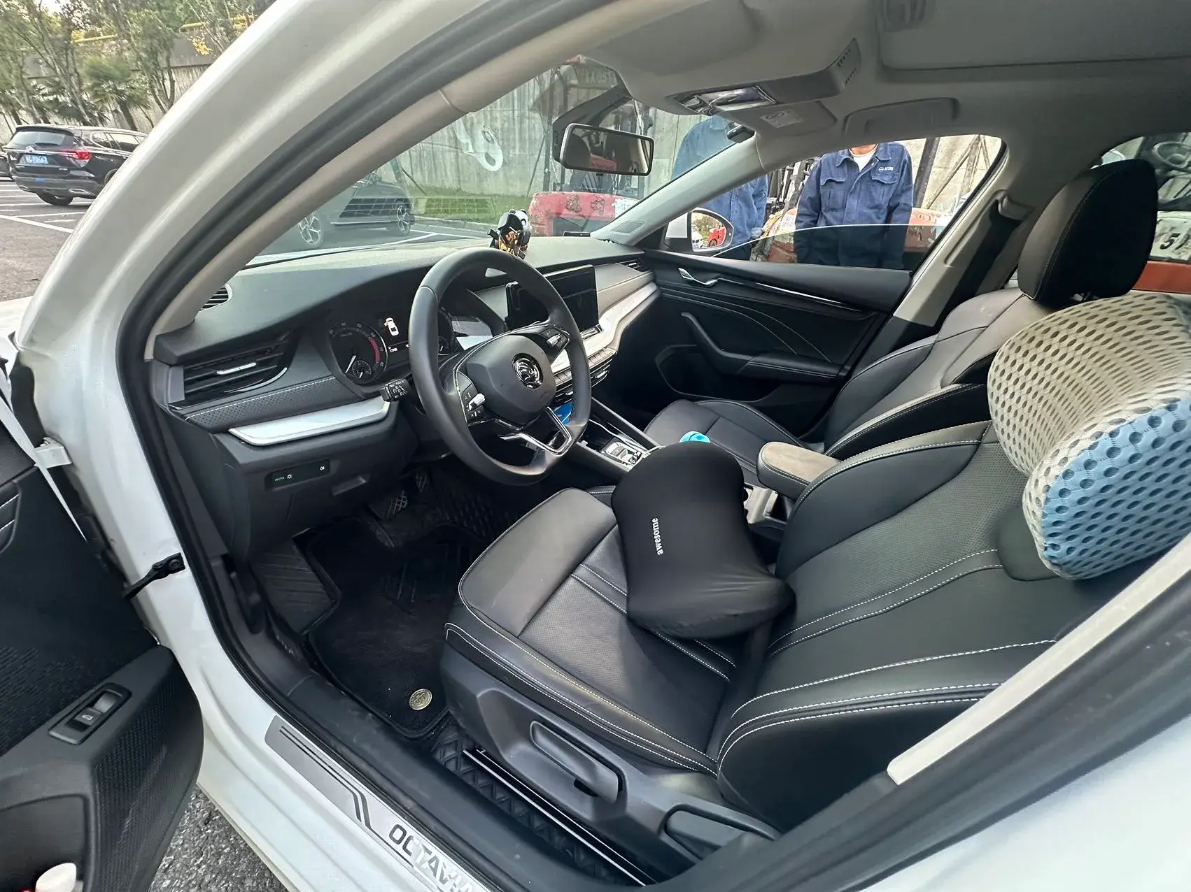 2023 SKODA OCTAVIA thumbnail 2