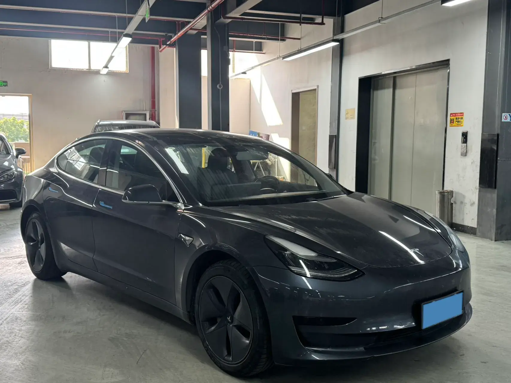 2019 TESLA MODEL thumbnail 3