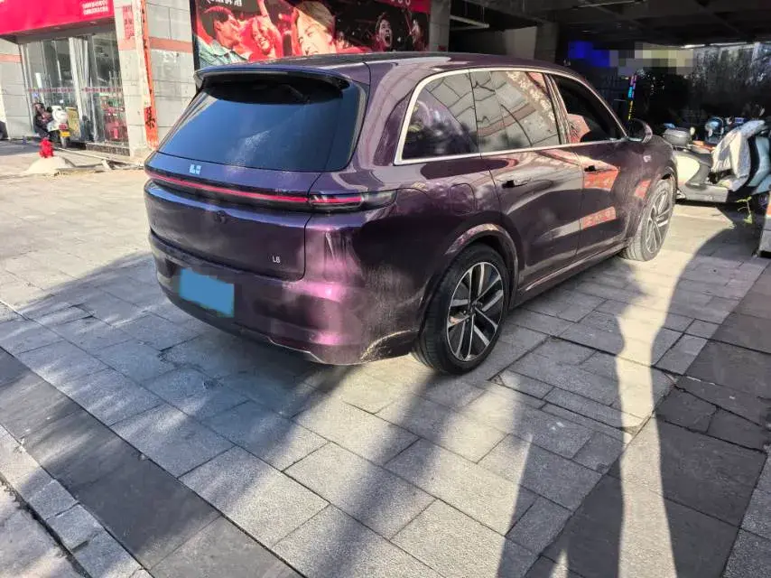 2023 LI L8 thumbnail 3