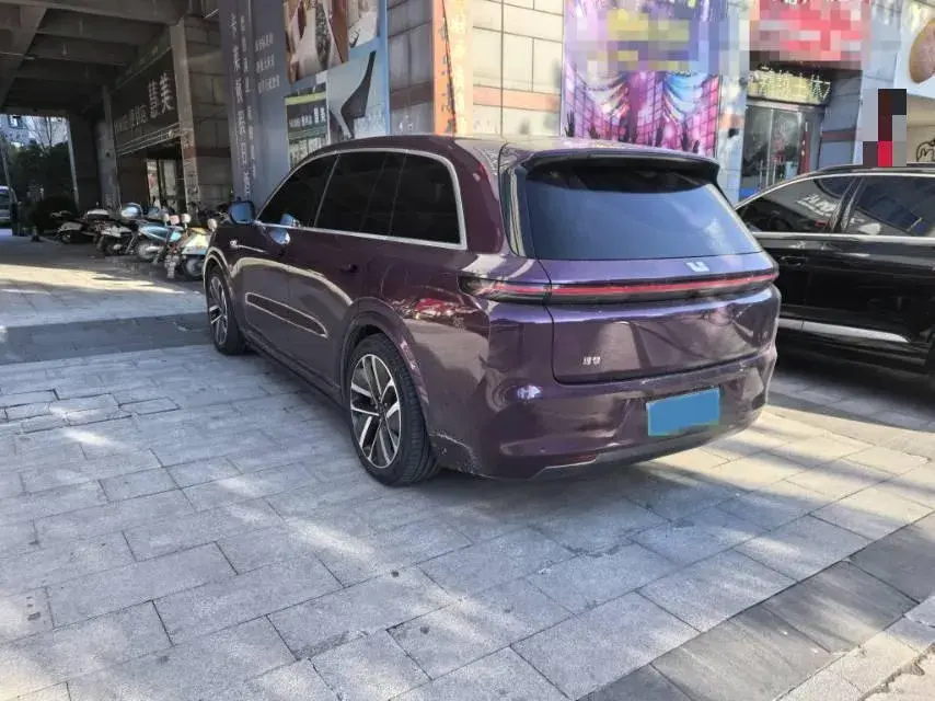 2023 LI L8 thumbnail 2