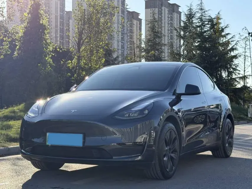 2024 Tesla Model Y BEV 60KWH