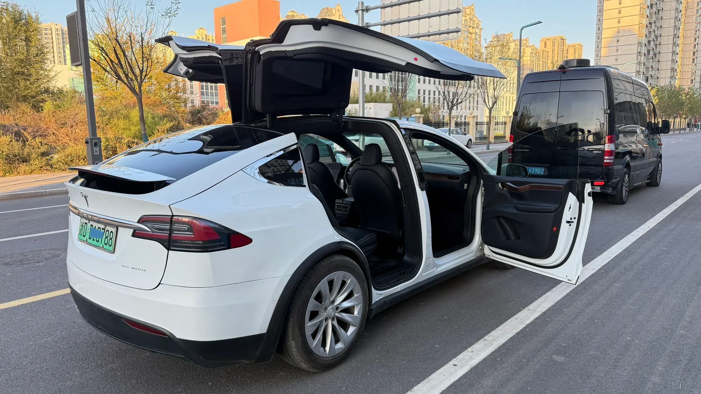 2019 TESLA MODEL thumbnail 4