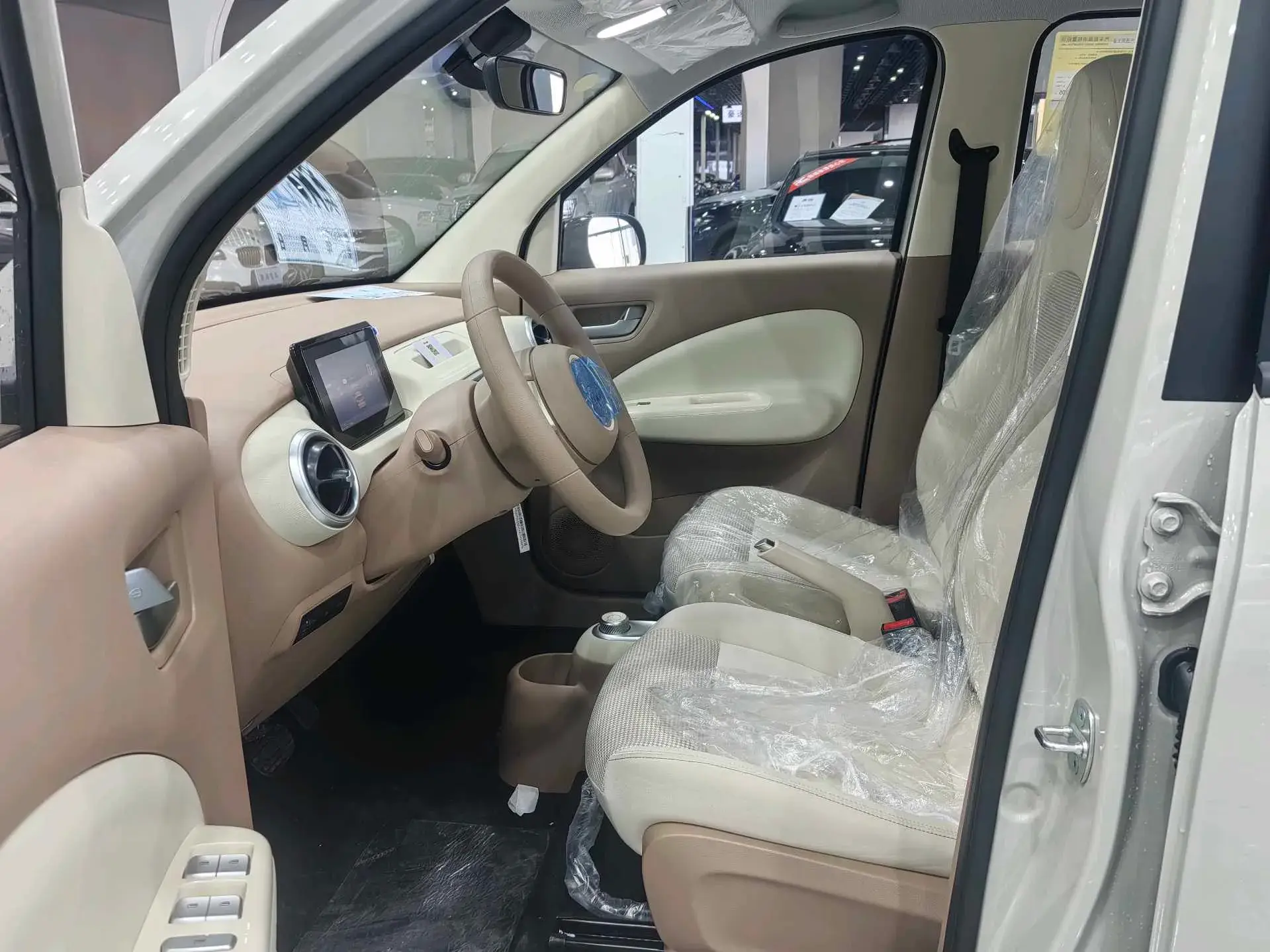 2025 WULING HONGGUANG thumbnail 4