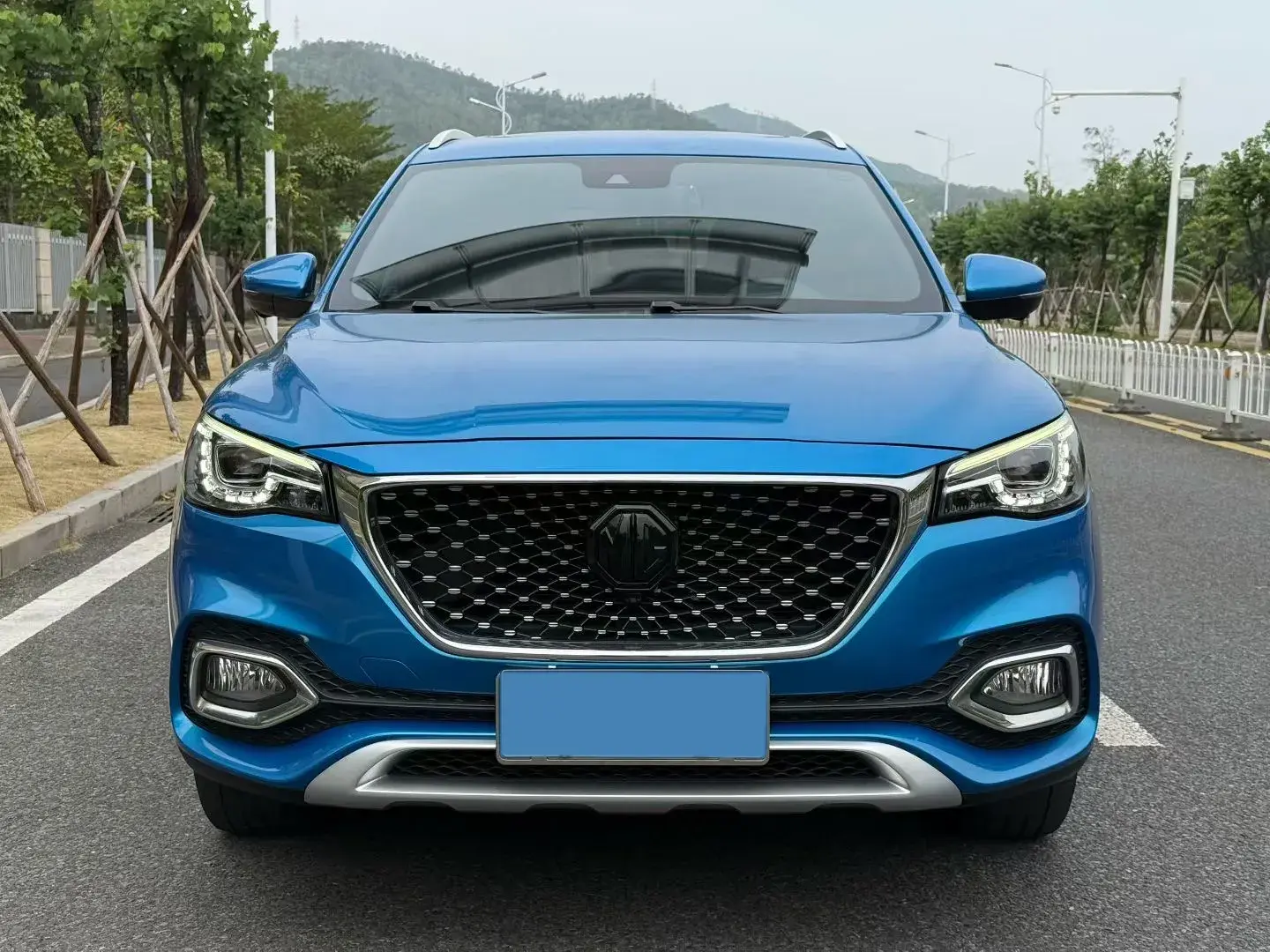 2019 MG HS thumbnail 2