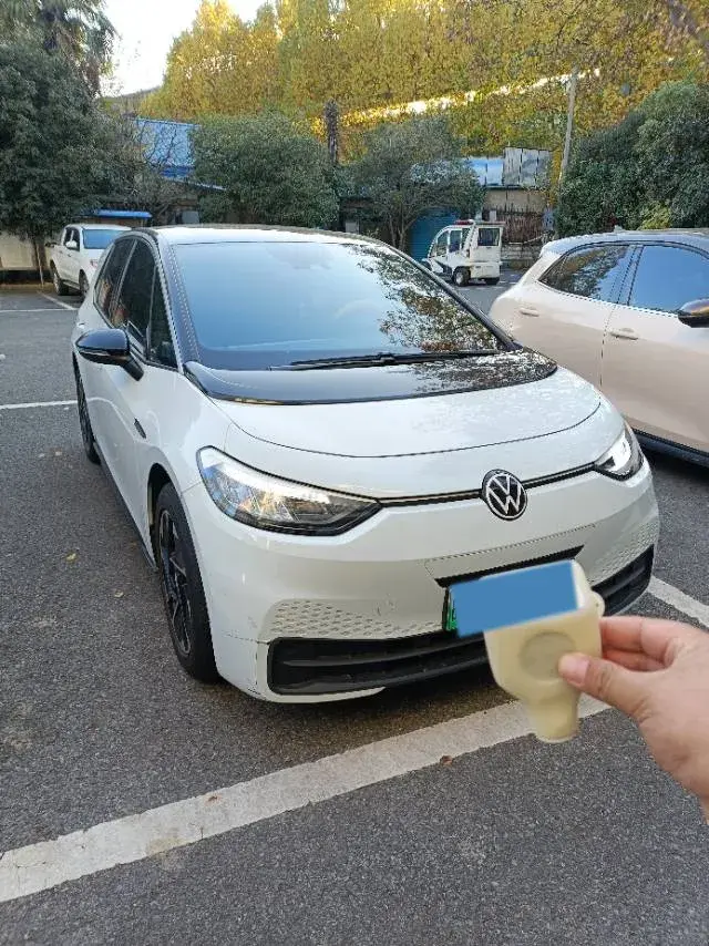 2023 VOLKSWAGEN ID.3 thumbnail 2