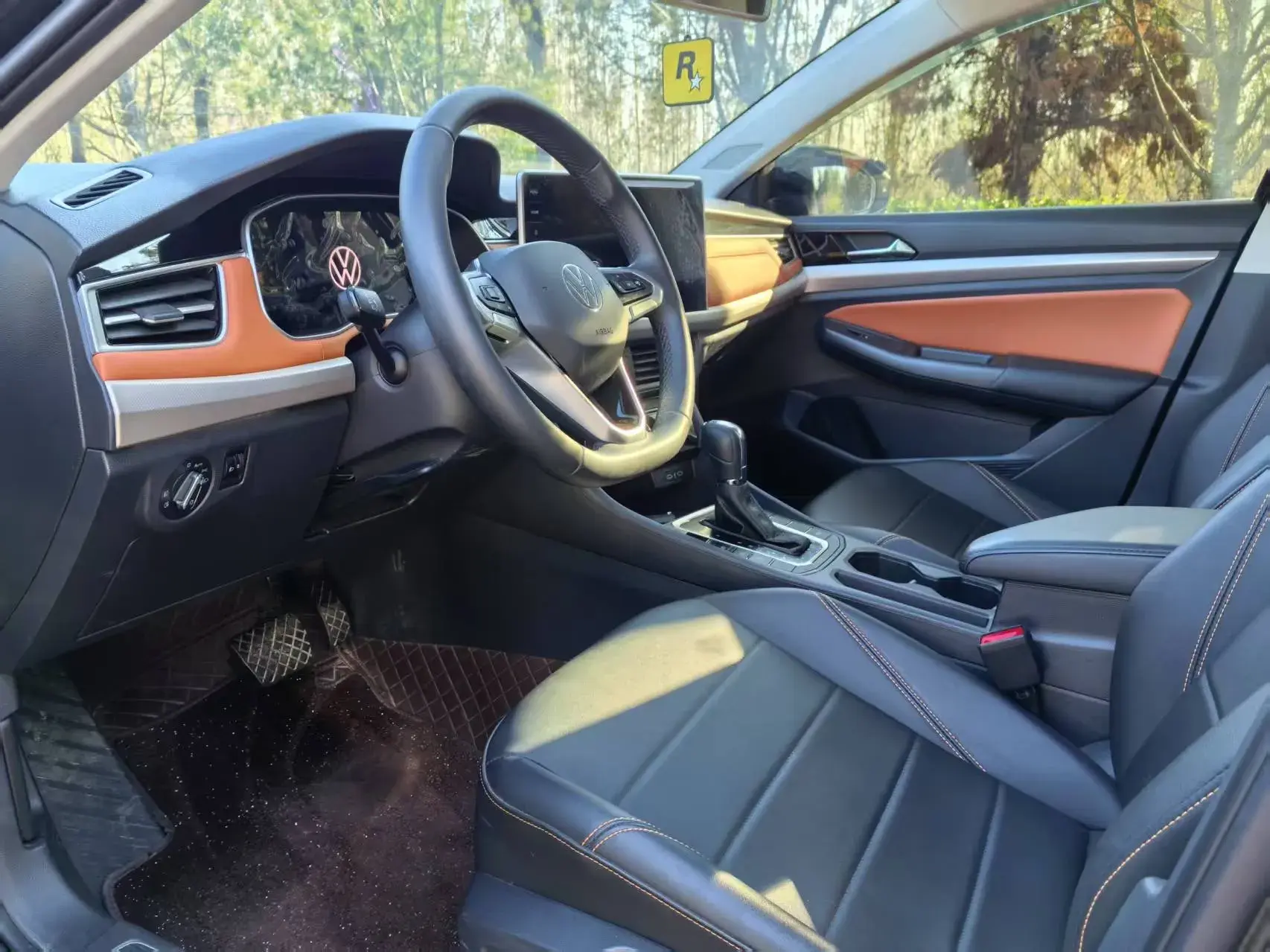 2024 VOLKSWAGEN BORA thumbnail 4