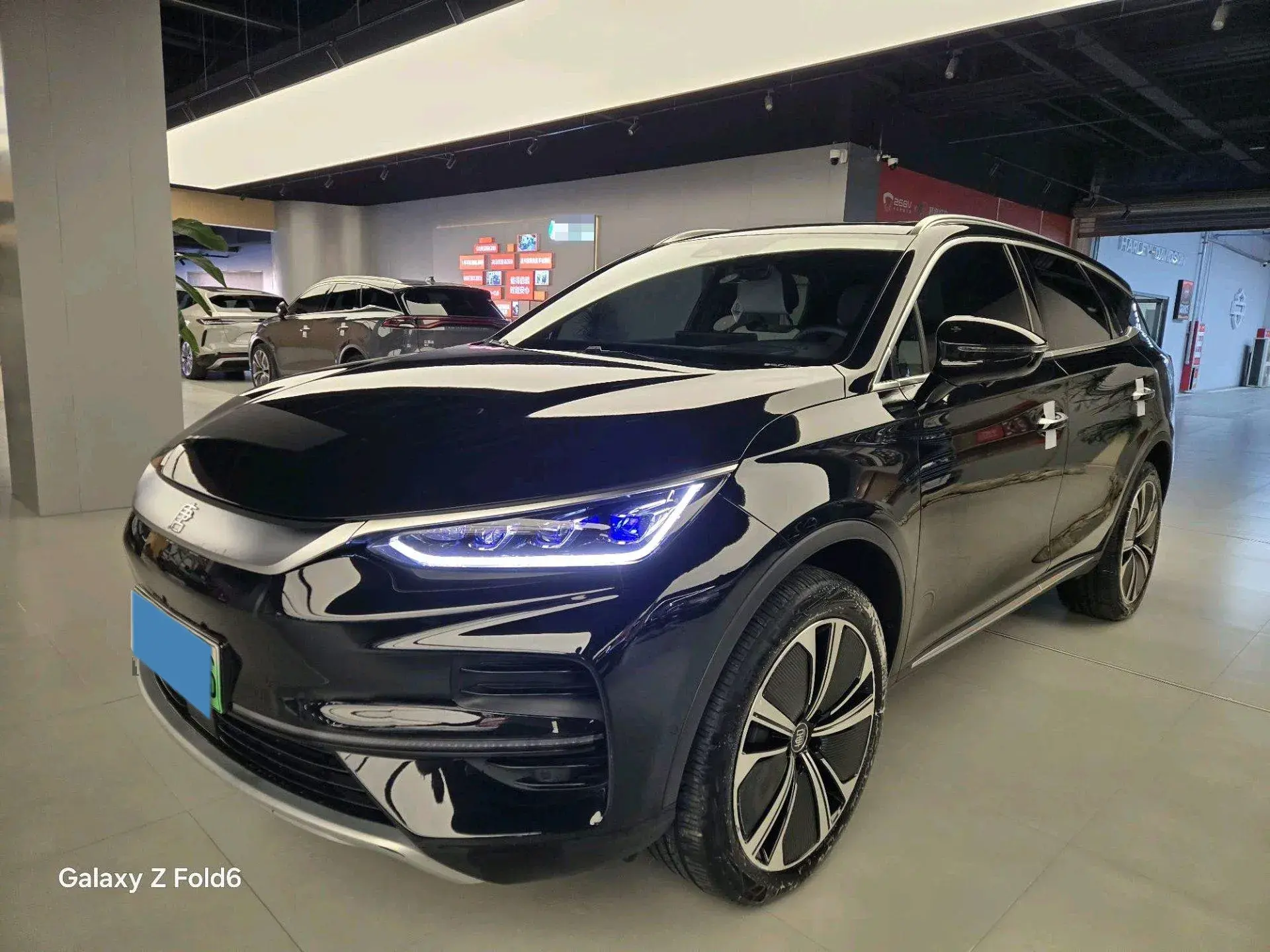 2024 BYD TANG view 1