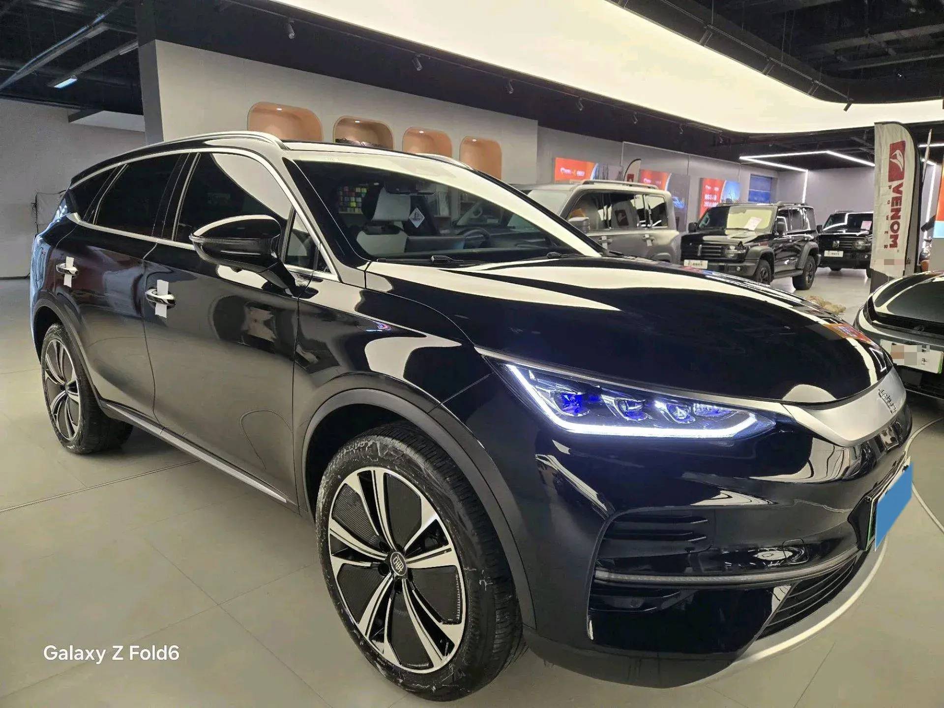 2024 BYD TANG thumbnail 3