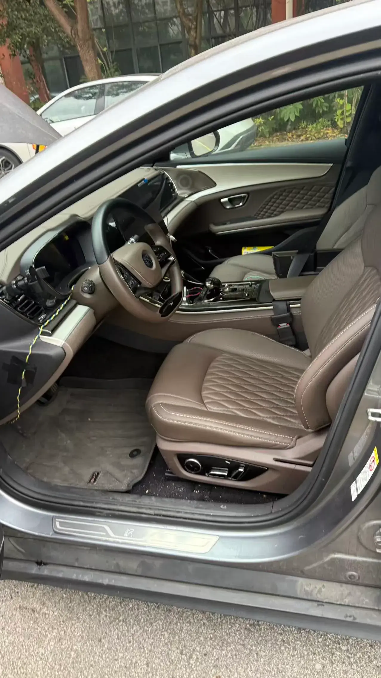 2024 BYD HAN thumbnail 2