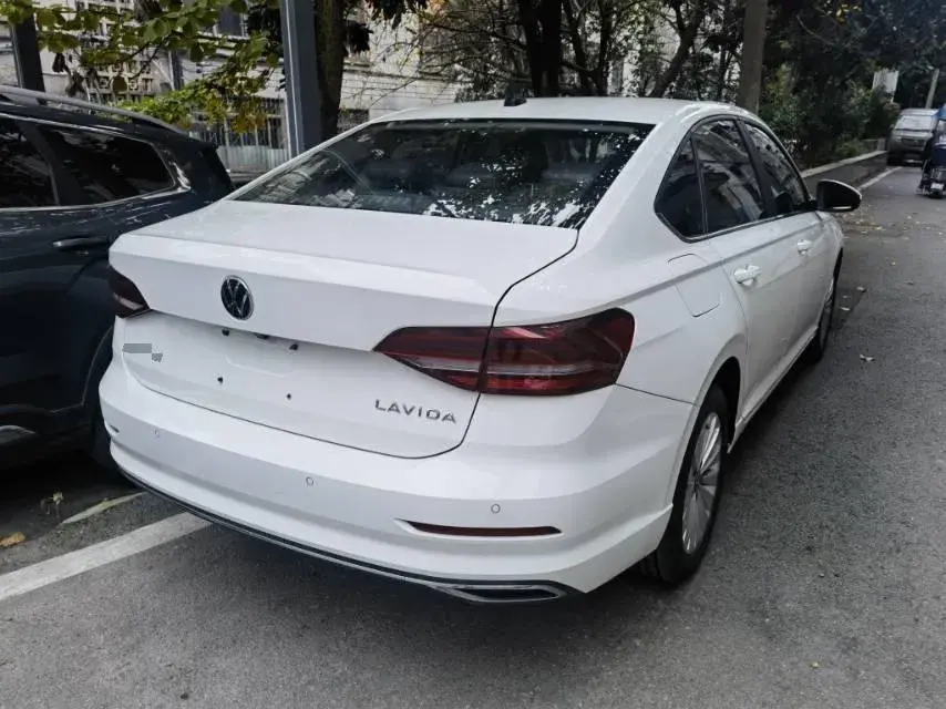 2021 VOLKSWAGEN LAVIDA thumbnail 4