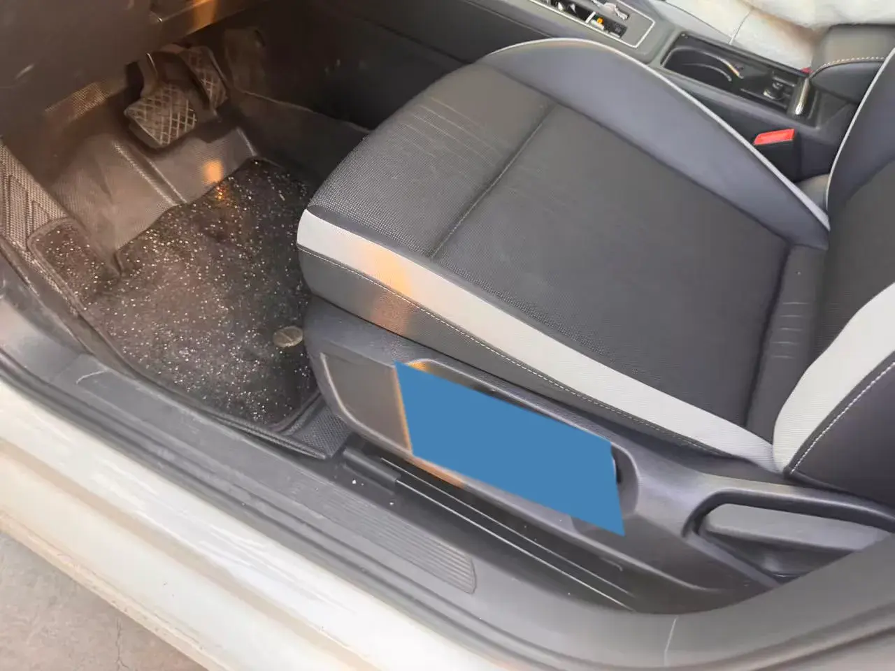 2023 VOLKSWAGEN GOLF thumbnail 4