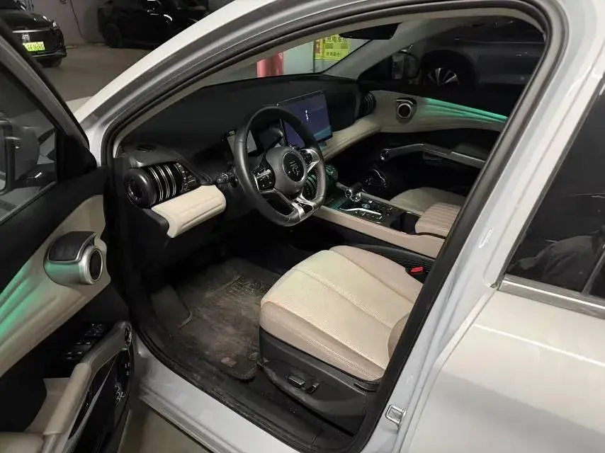 2023 BYD YUAN thumbnail 4