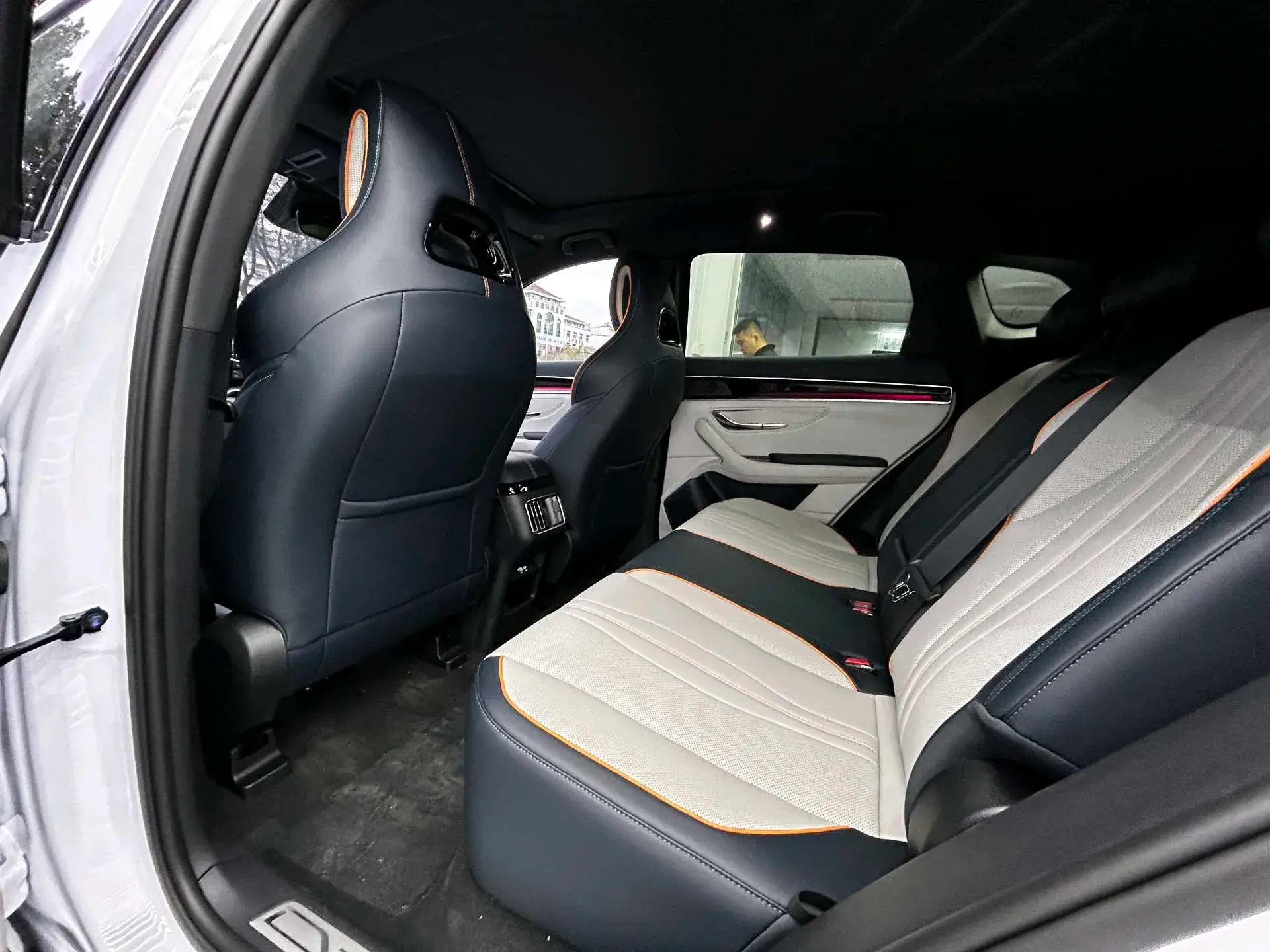 2024 BYD SONG thumbnail 3