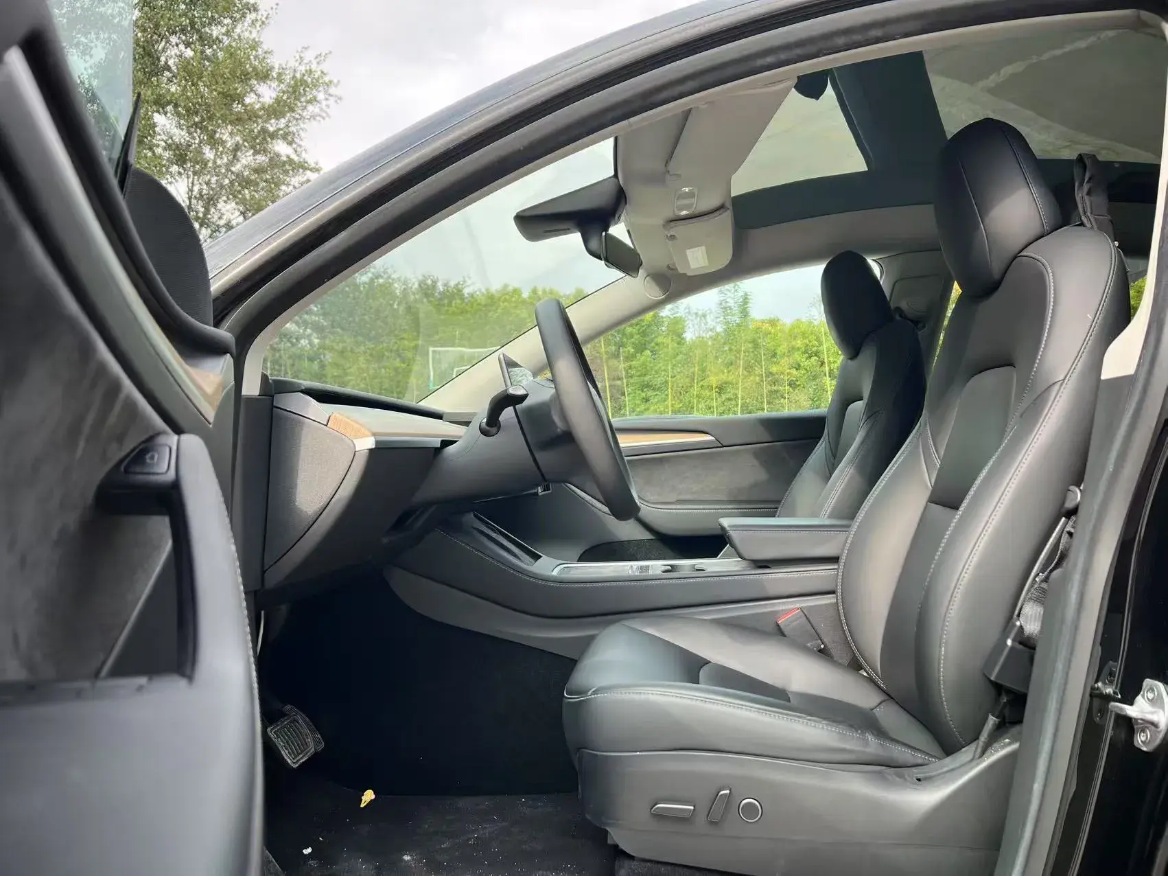 2022 TESLA MODEL thumbnail 4