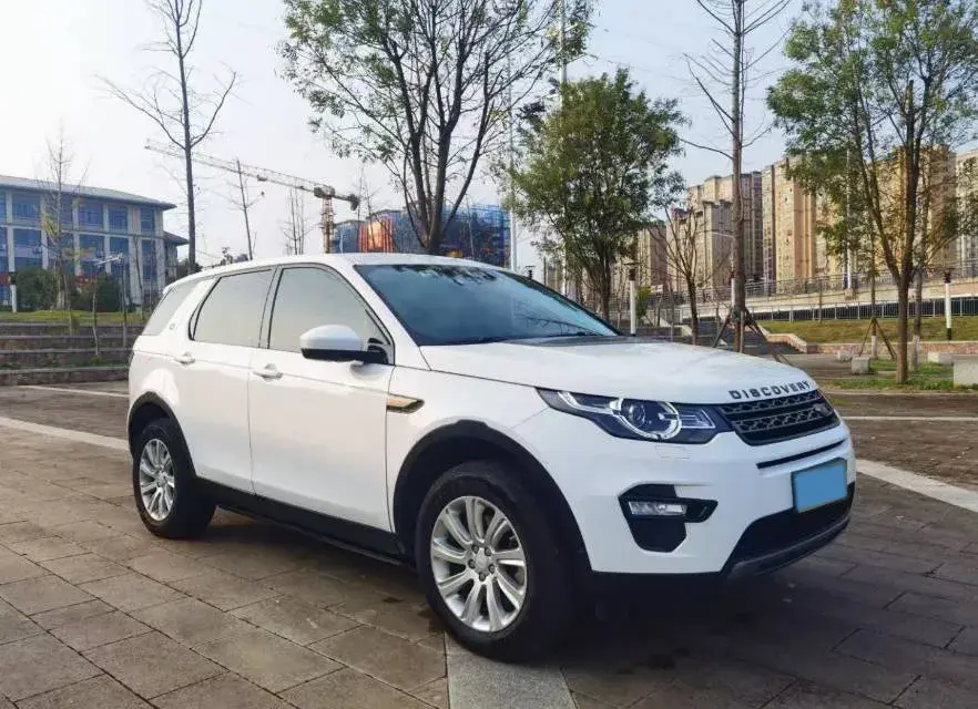 2019 LAND ROVER thumbnail 2