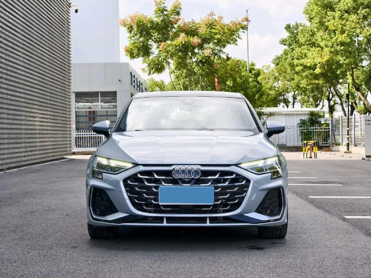 2025 Audi A3 1.5T 160HP L4 7DCT,autocango,china used car exporter,china ev exporter,chinese used car exporter,chinese used ev exporter