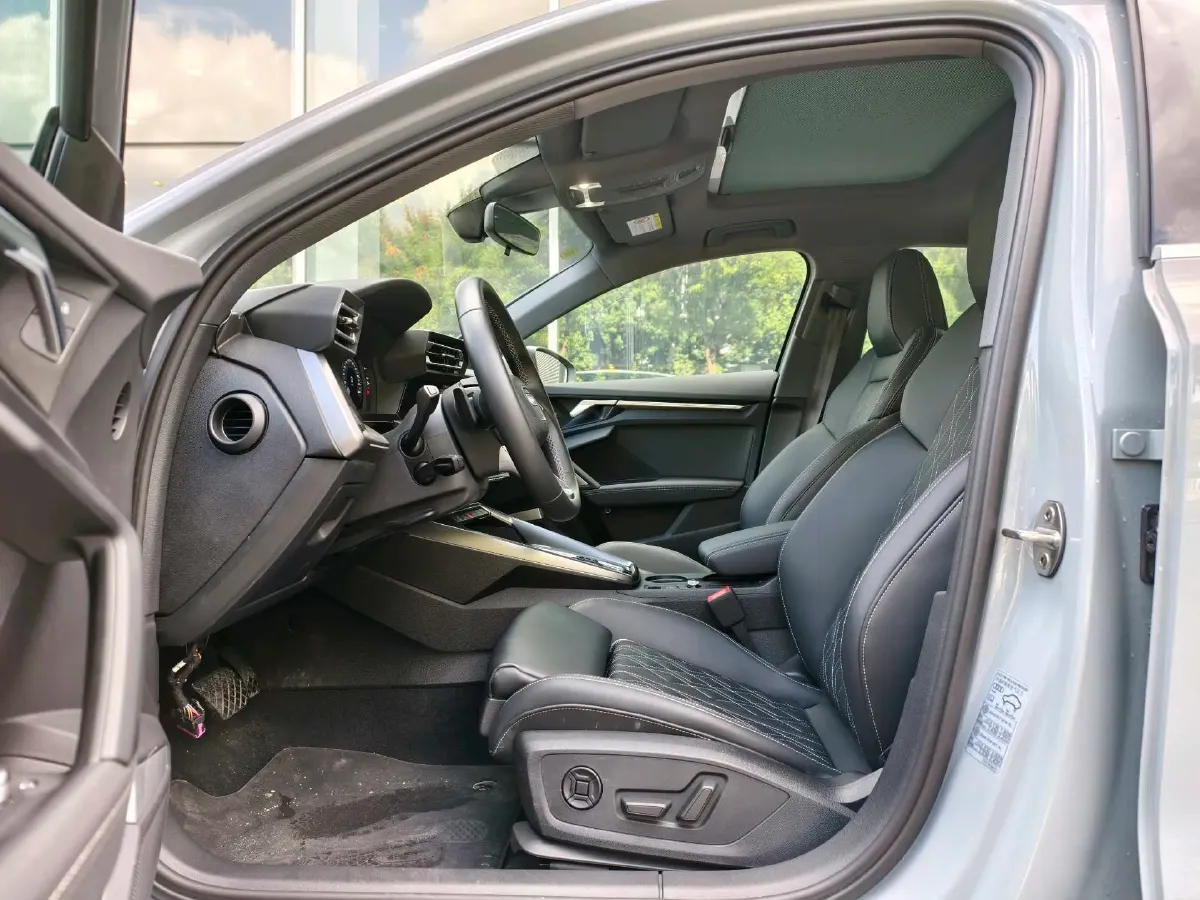 2025 Audi A3 1.5T 160HP L4 7DCT,autocango,china used car exporter,china ev exporter,chinese used car exporter,chinese used ev exporter