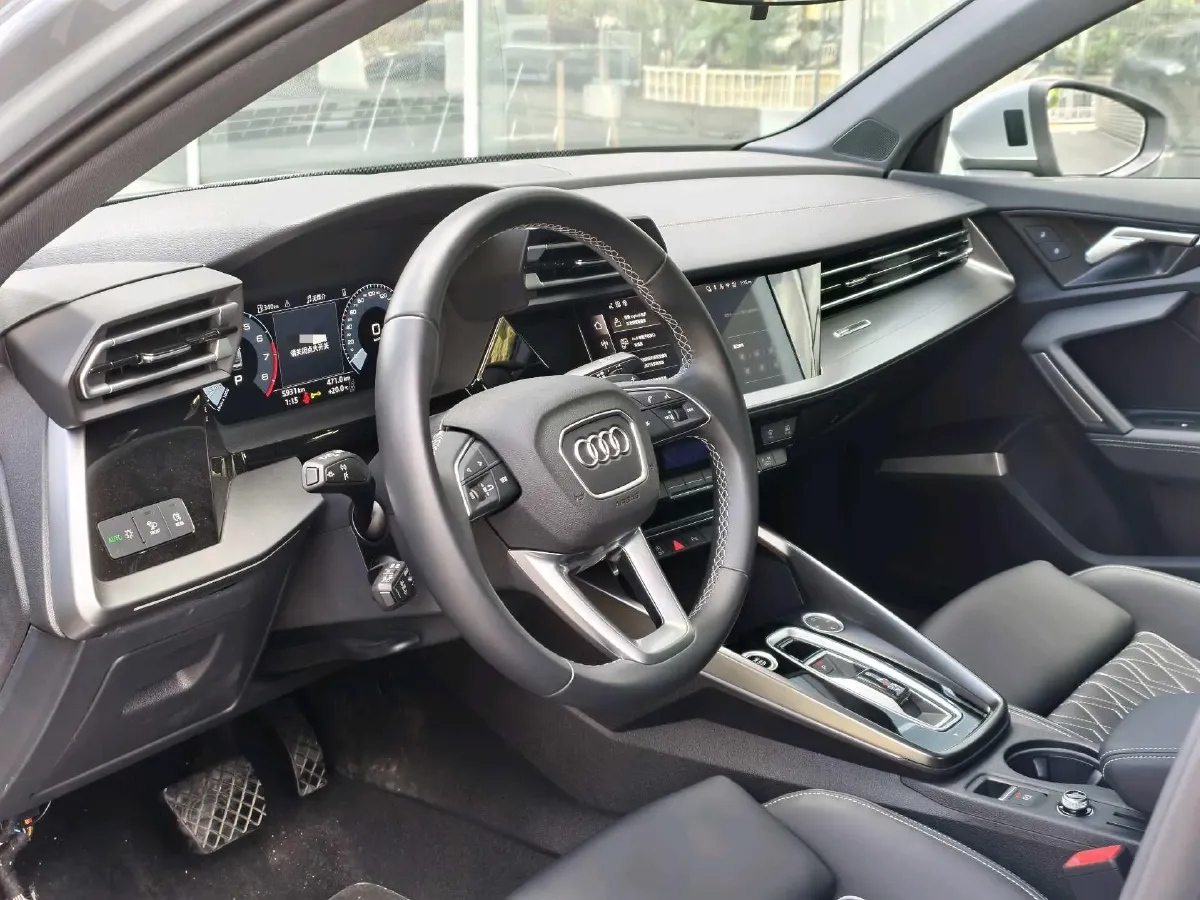 2025 Audi A3 1.5T 160HP L4 7DCT,autocango,china used car exporter,china ev exporter,chinese used car exporter,chinese used ev exporter