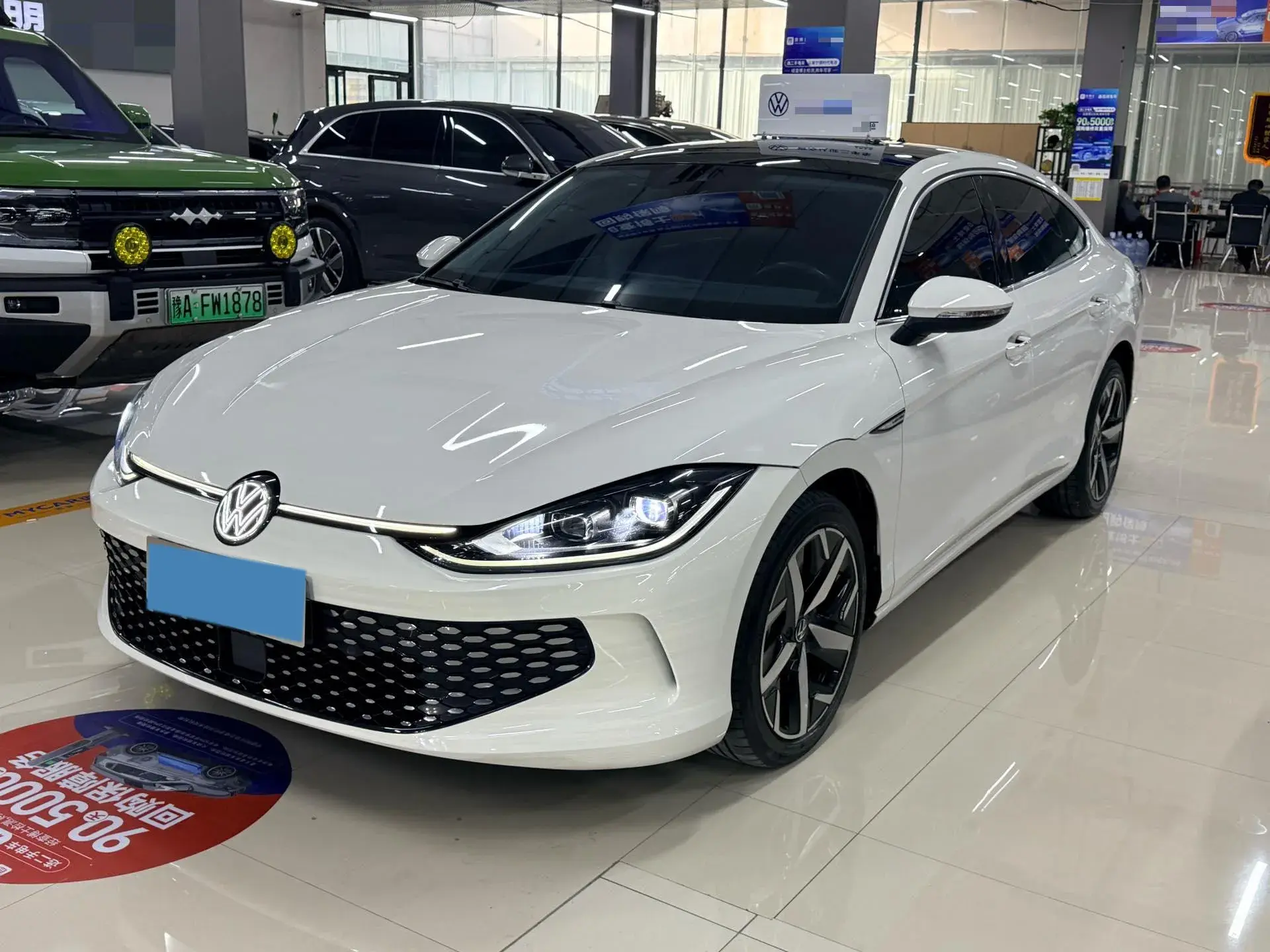 2022 VOLKSWAGEN LAMANDO view 1