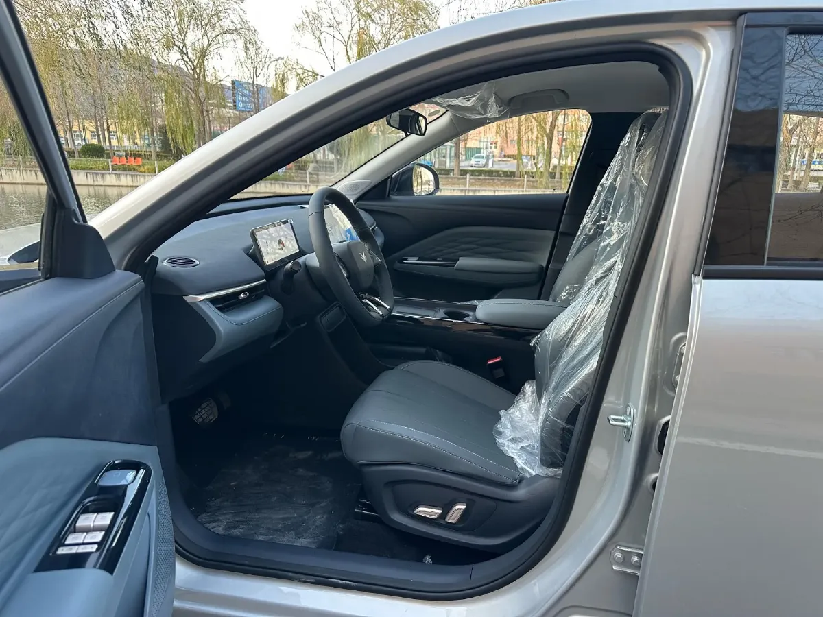 2025 ARCFOX T1 BEV,autocango,china used car exporter,china ev exporter,chinese used car exporter,chinese used ev exporter