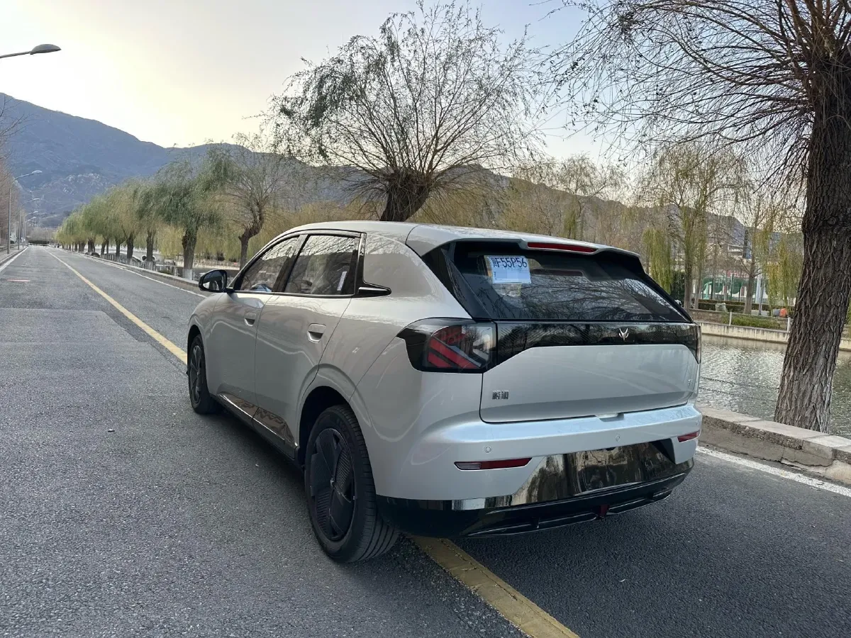 2025 ARCFOX T1 BEV,autocango,china used car exporter,china ev exporter,chinese used car exporter,chinese used ev exporter