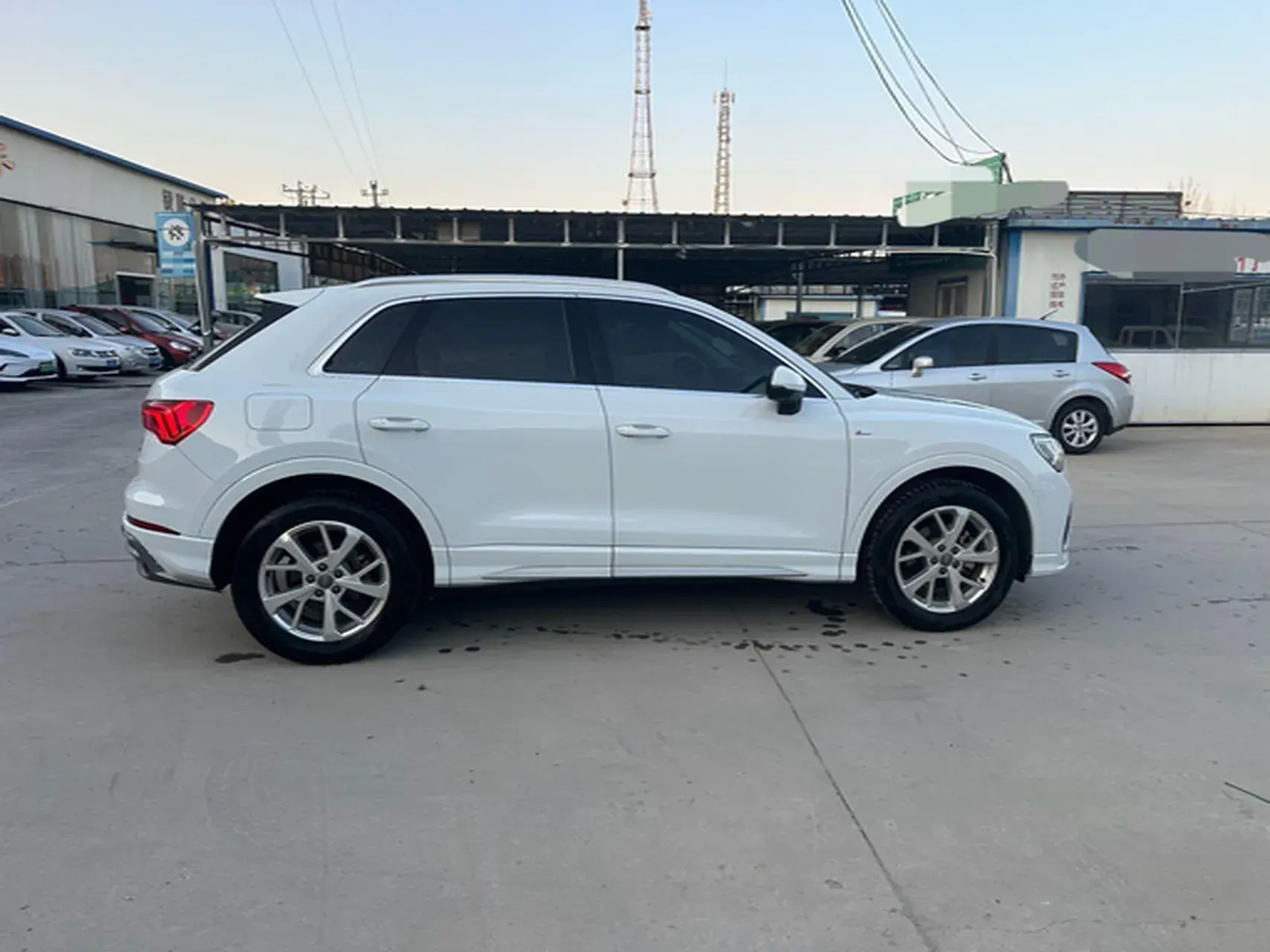 2019 AUDI Q3 thumbnail 2