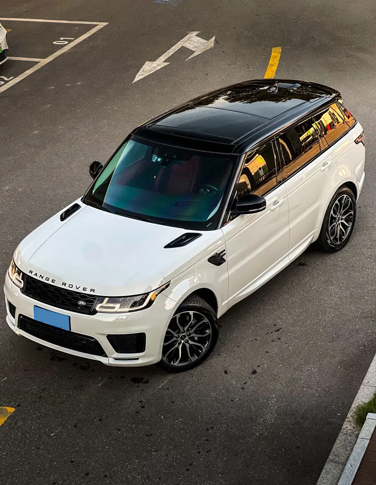2022 LAND ROVER view 1
