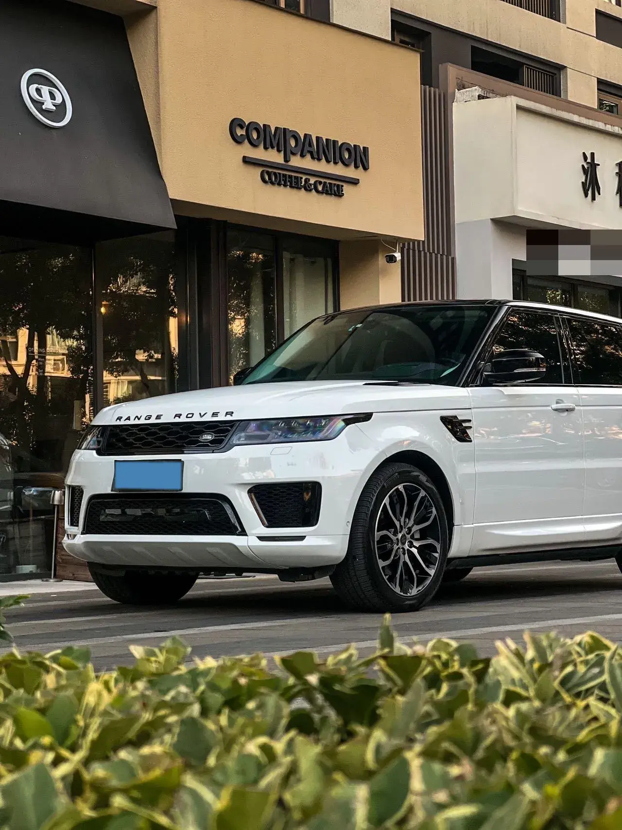 2022 LAND ROVER thumbnail 3