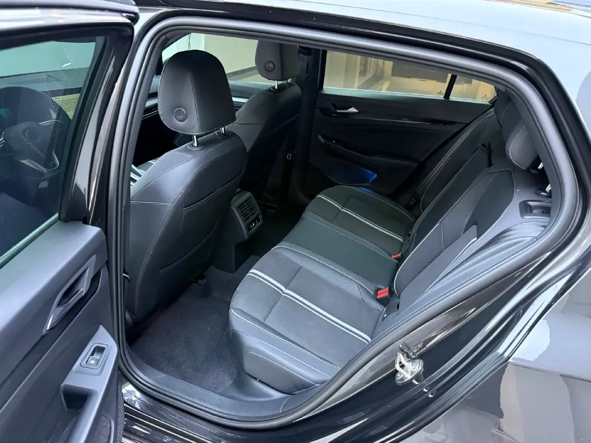 2023 Volkswagen Golf 1.4T 150HP L4 7DCT,autocango,china used car exporter,china ev exporter,chinese used car exporter,chinese used ev exporter