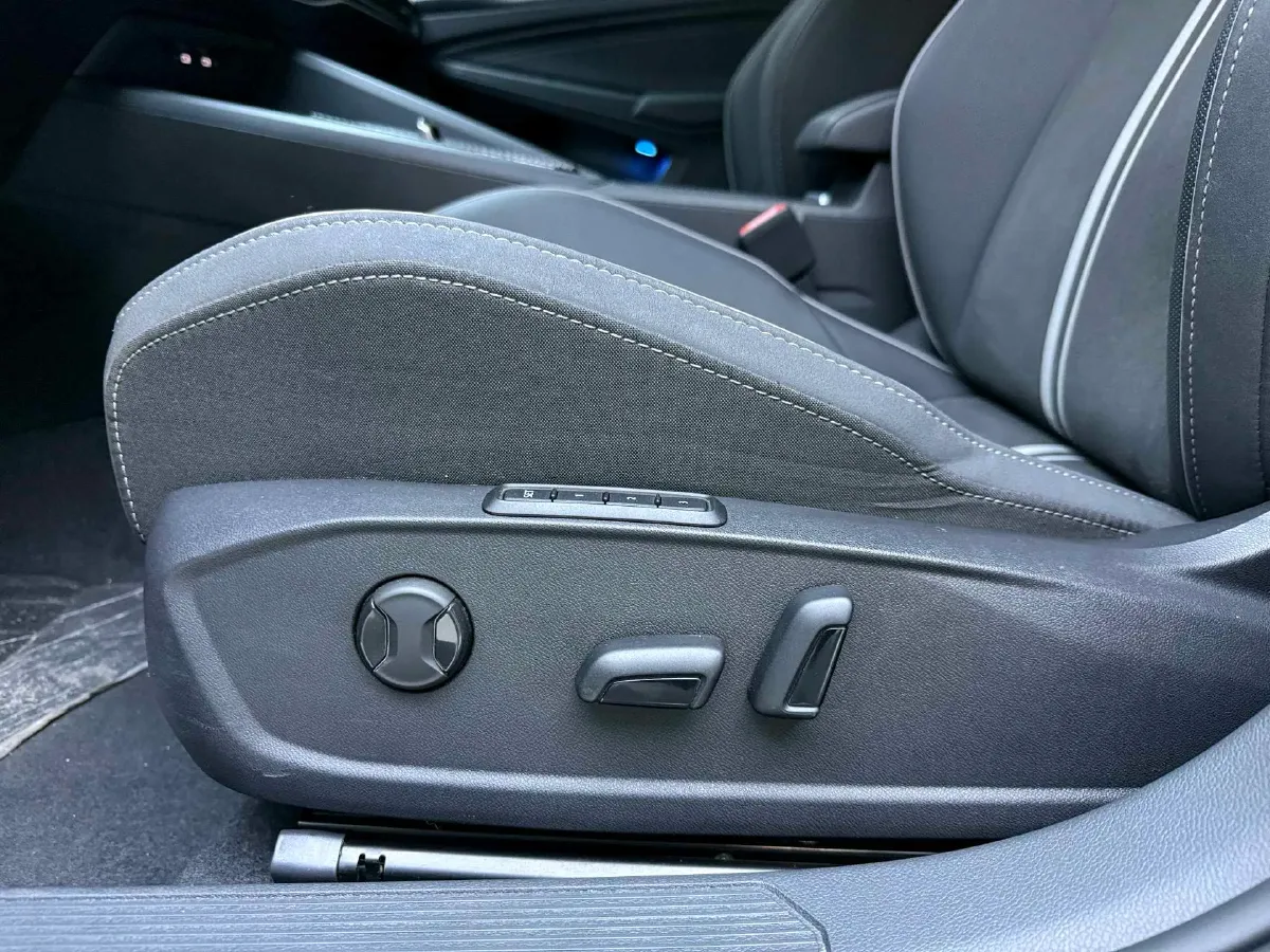 2023 Volkswagen Golf 1.4T 150HP L4 7DCT,autocango,china used car exporter,china ev exporter,chinese used car exporter,chinese used ev exporter