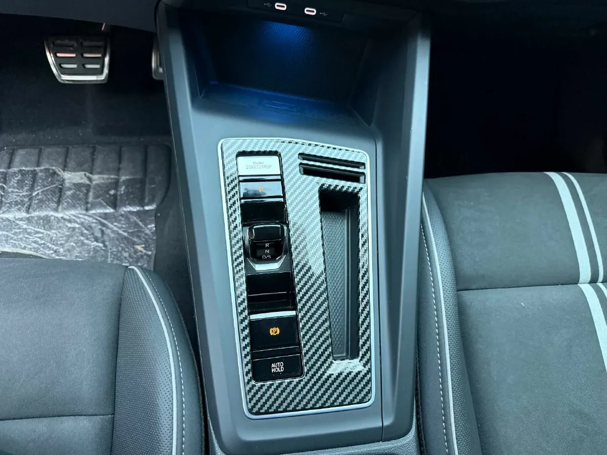 2023 Volkswagen Golf 1.4T 150HP L4 7DCT,autocango,china used car exporter,china ev exporter,chinese used car exporter,chinese used ev exporter